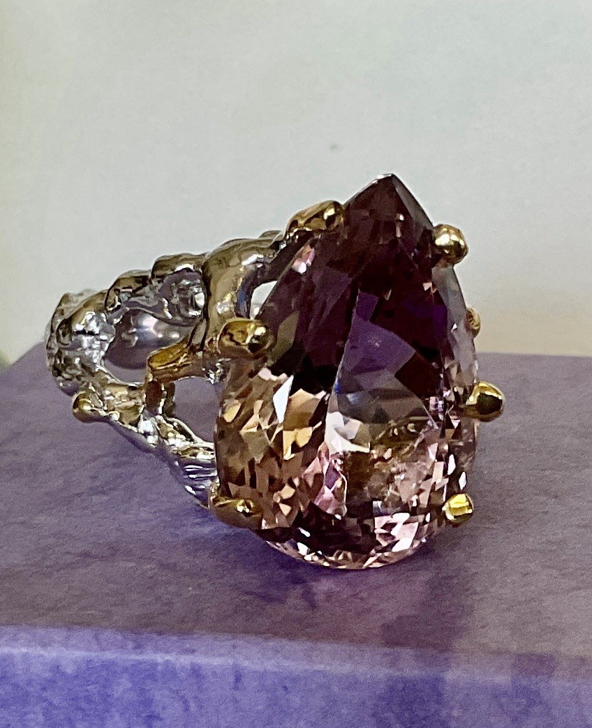 LILAC TONED AMETHYST RING – 18X13mm Or 12ctw – SETTING IS IN A TREE BRANCH MOTIF