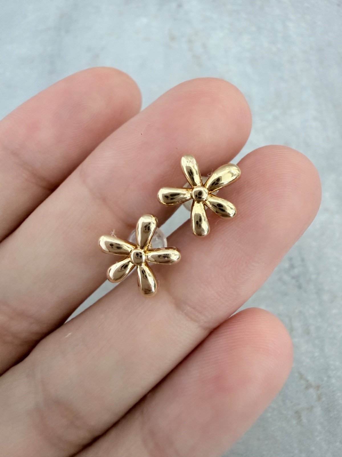 18ct Yellow Gold Lucky Daisy Flower Stud Earrings 10mm Hallmarked AU750 Pair
