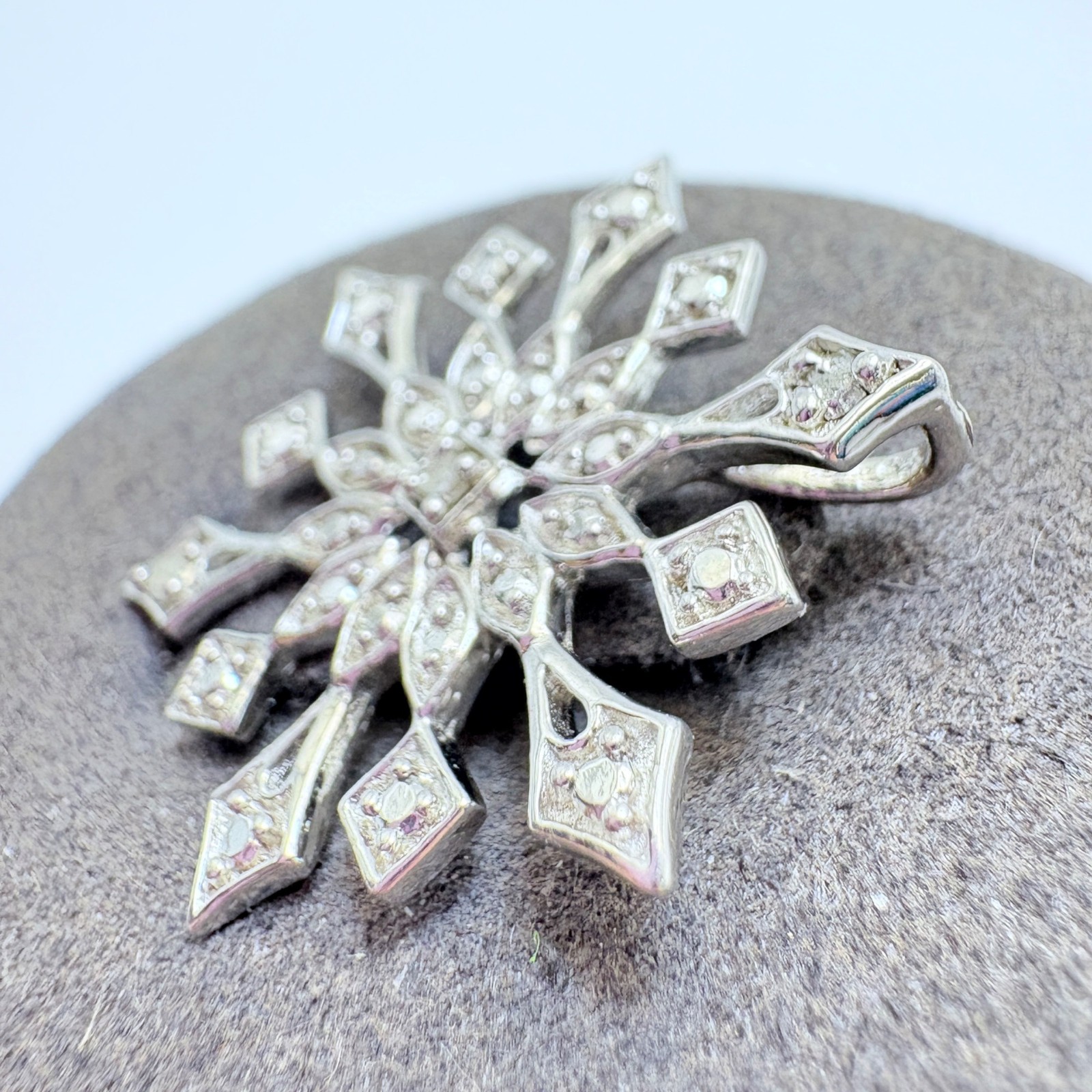 Illusion Stone Snowflake Pendant Sterling Silver 925 Size 0.75″ Length