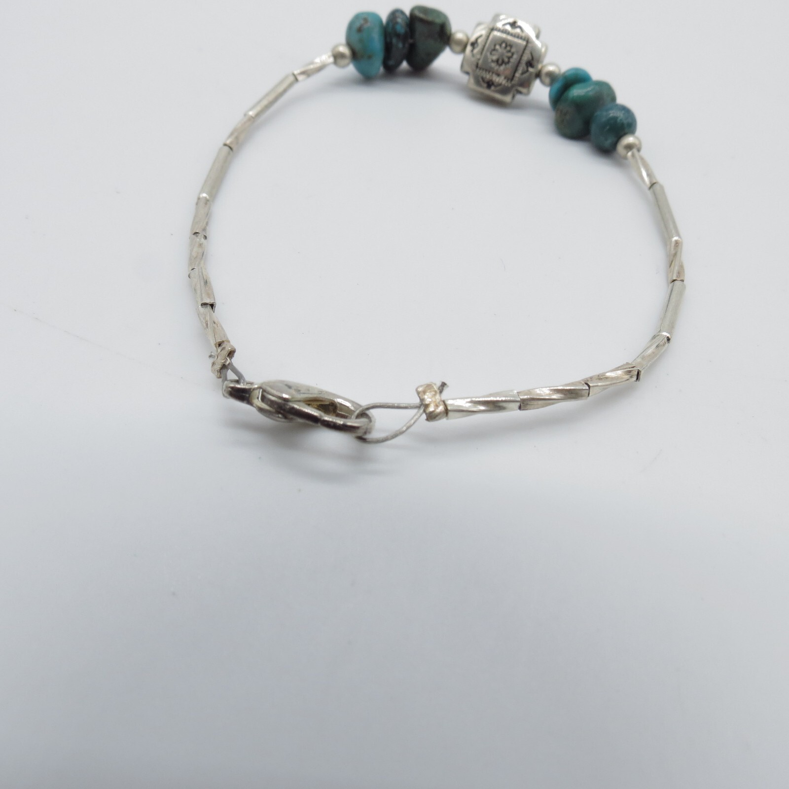 Turquoise Chip Beads Boho Bracelet Silver Tone Southwest Everyday Wear 6.25″