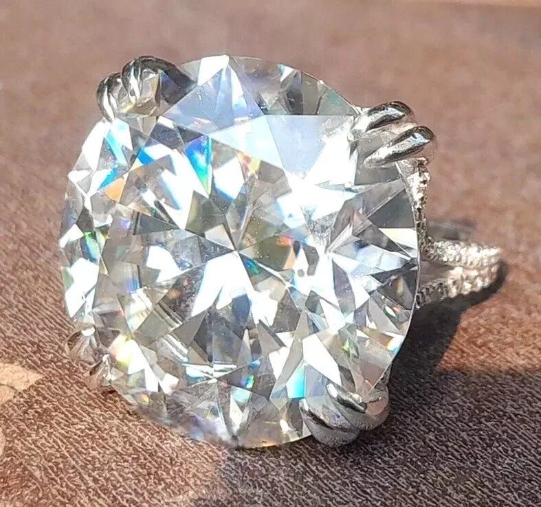 Huge RARE 16.15 Ct Certified White Diamond Solitaire Ring In 925 Silver.