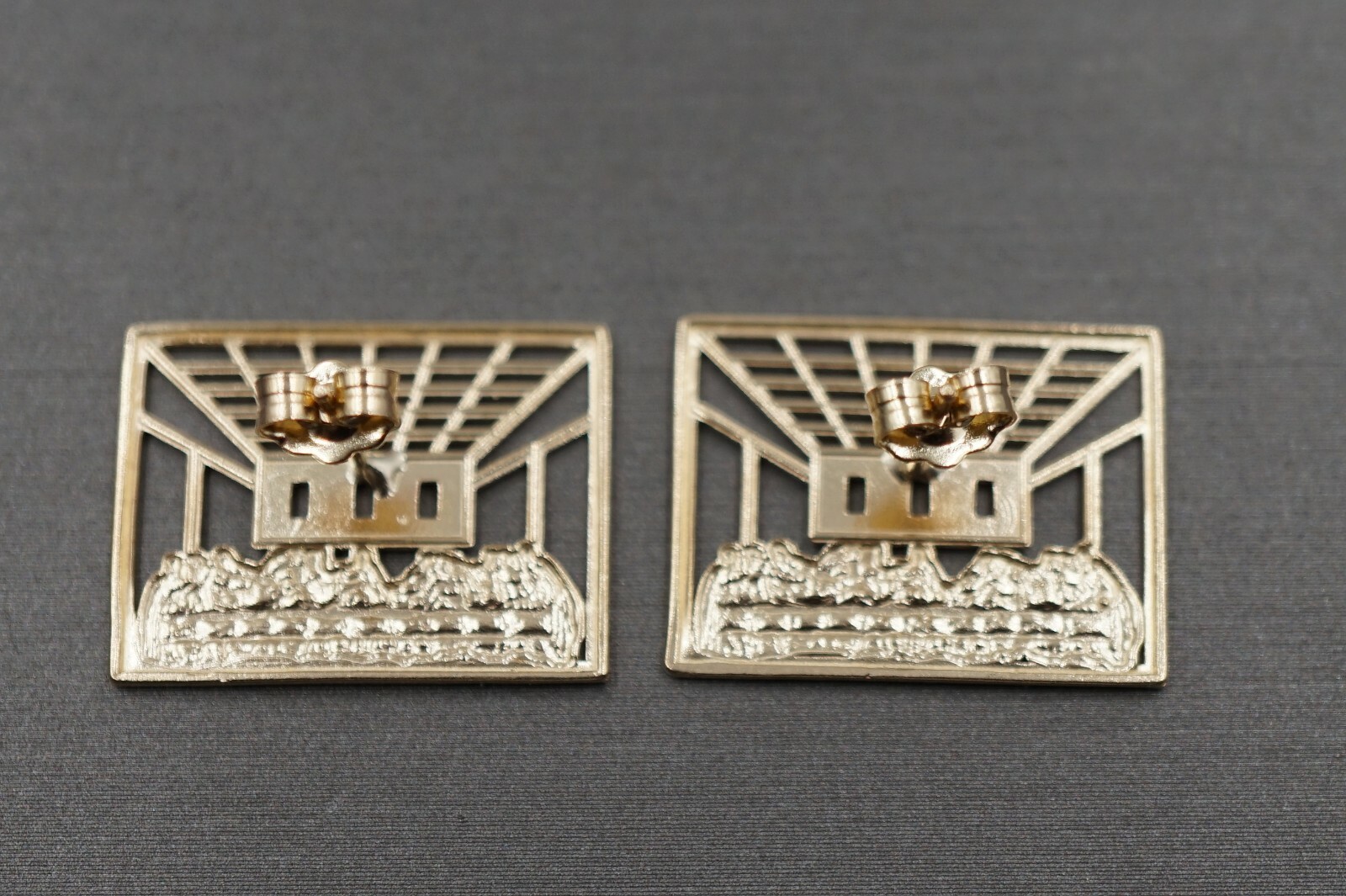 10K Solid Yellow Gold 0.8″ Diamond Cut Square Last Supper Stud Earrings.