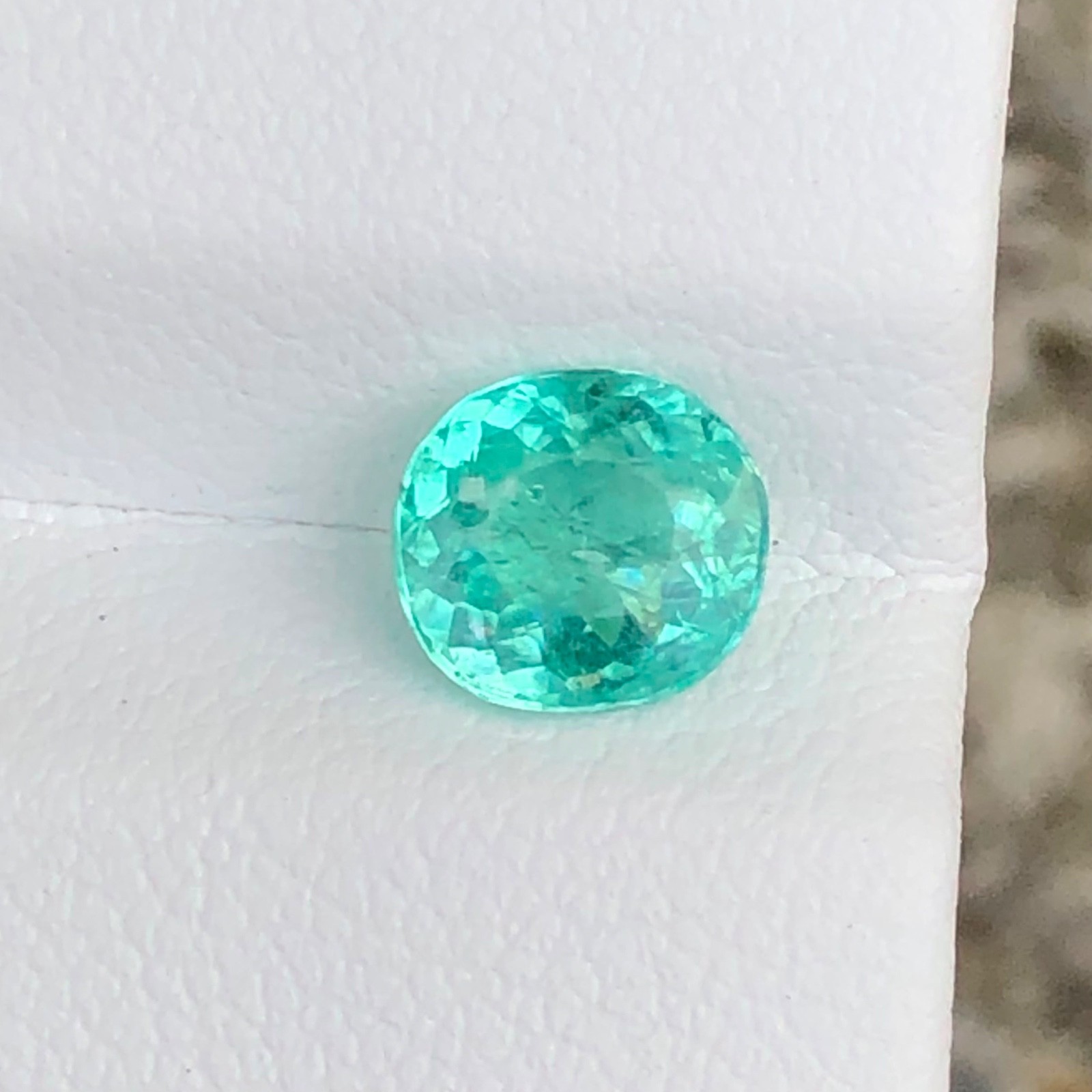 1.47 Carat Natural Neon Bluish Green Round Cut From Mozambique