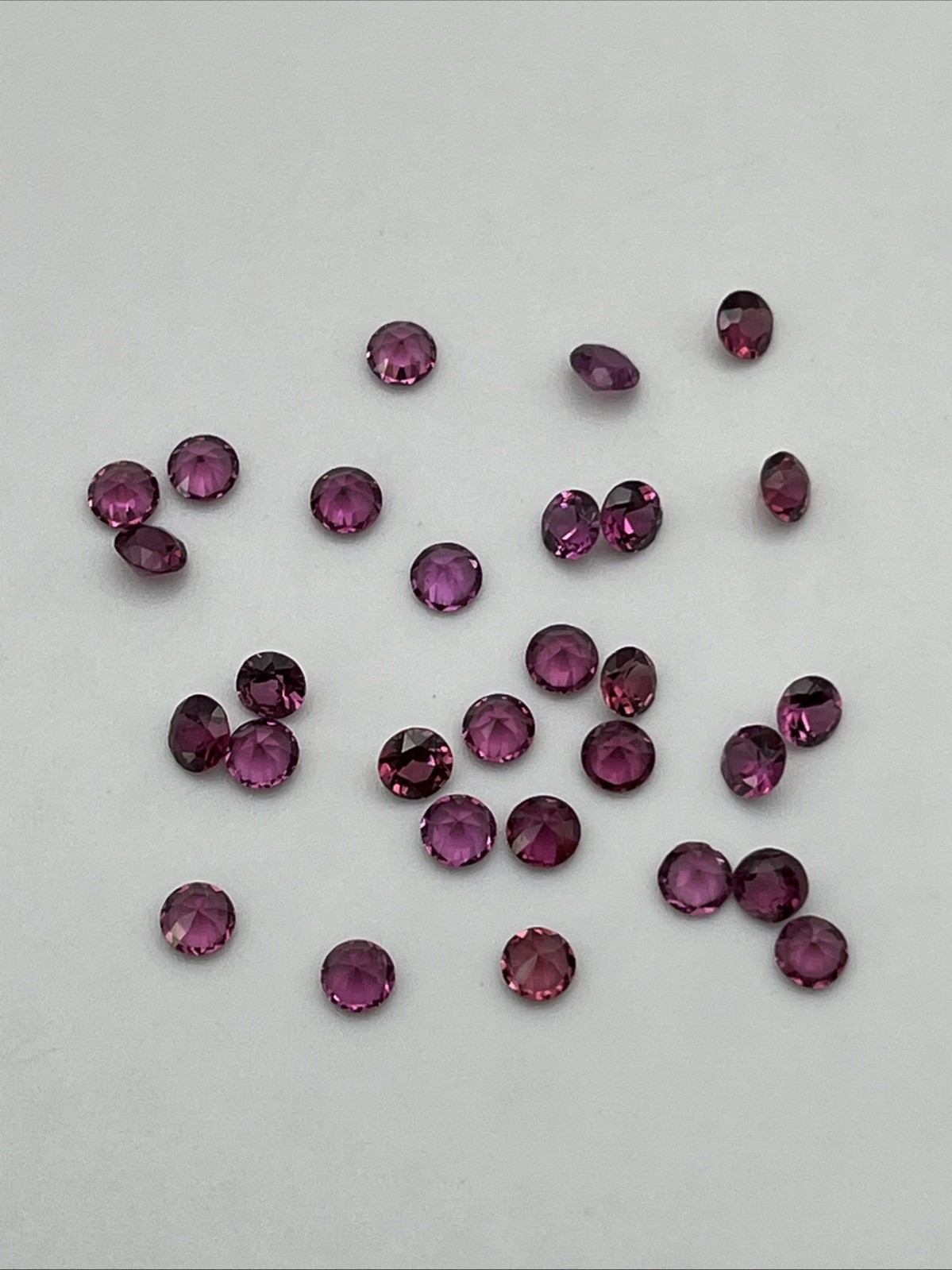 29 Rhodolite Garnets 3 To 3.5 Mm