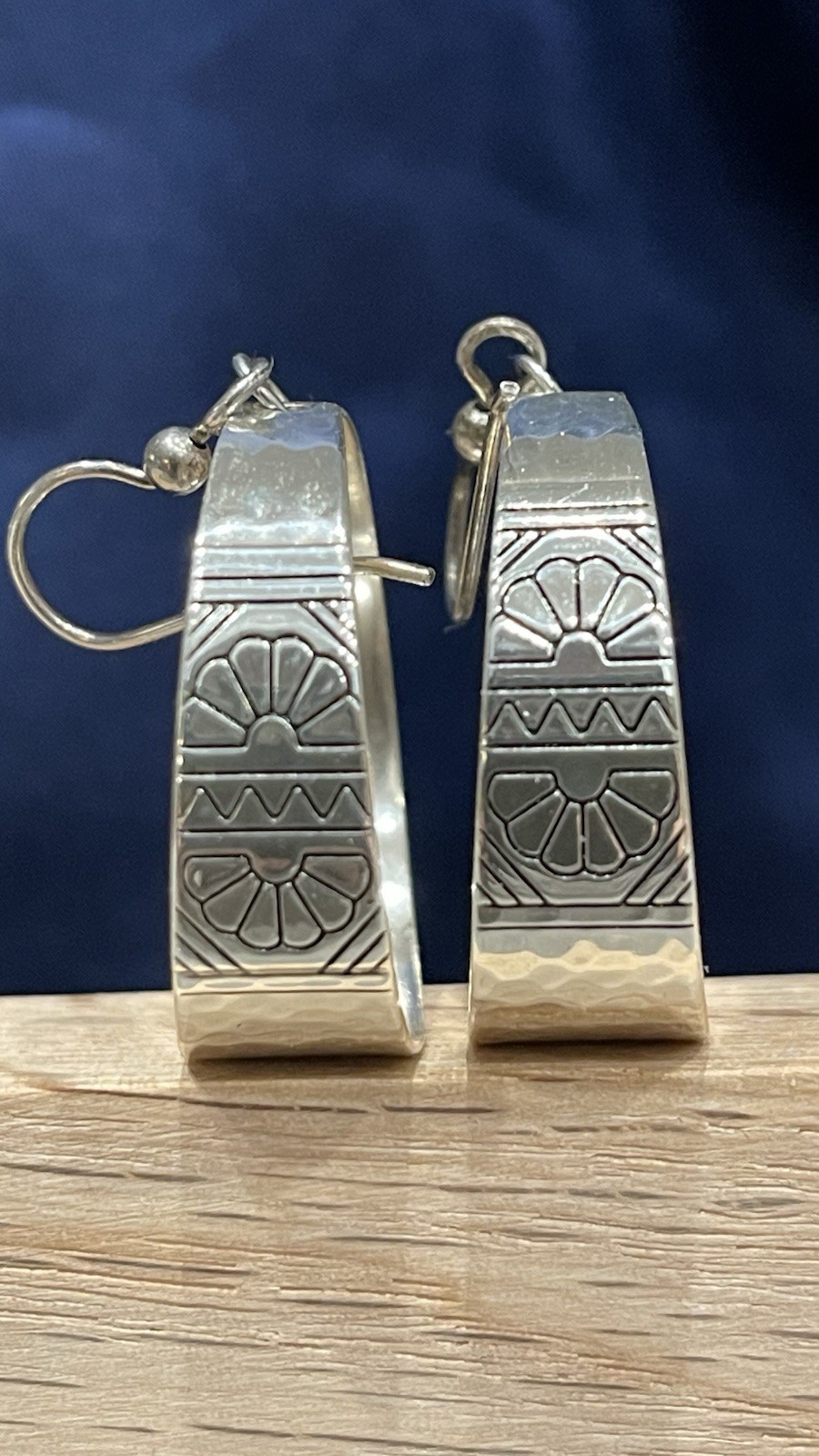 800 Silver Hammered Etched 1-1/8” Wide Hoop Wire Dangle Earrings 23.7 Grams