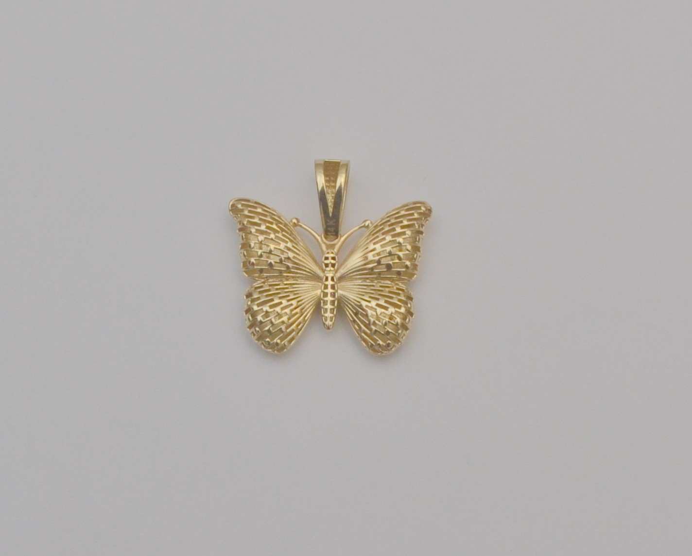 14K Yellow Gold Butterfly Charm Pendant 1.0×0.7in Textured 3.7g P5