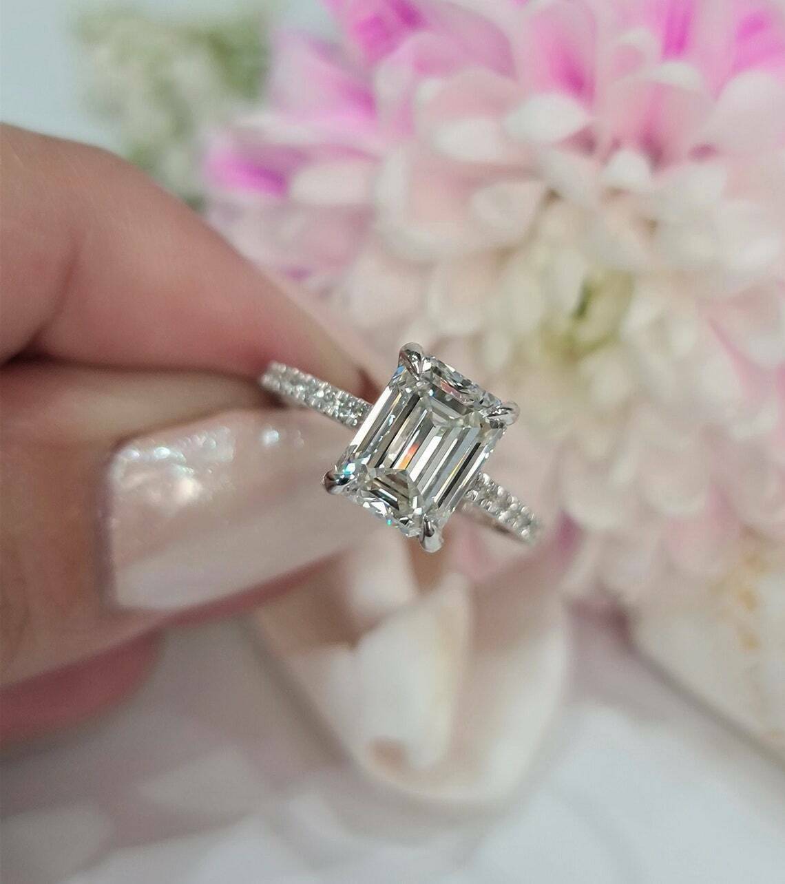 3.00 Ct Emerald Simulated Diamond Halo Wedding Ring For Gift 925 Sterling Silver