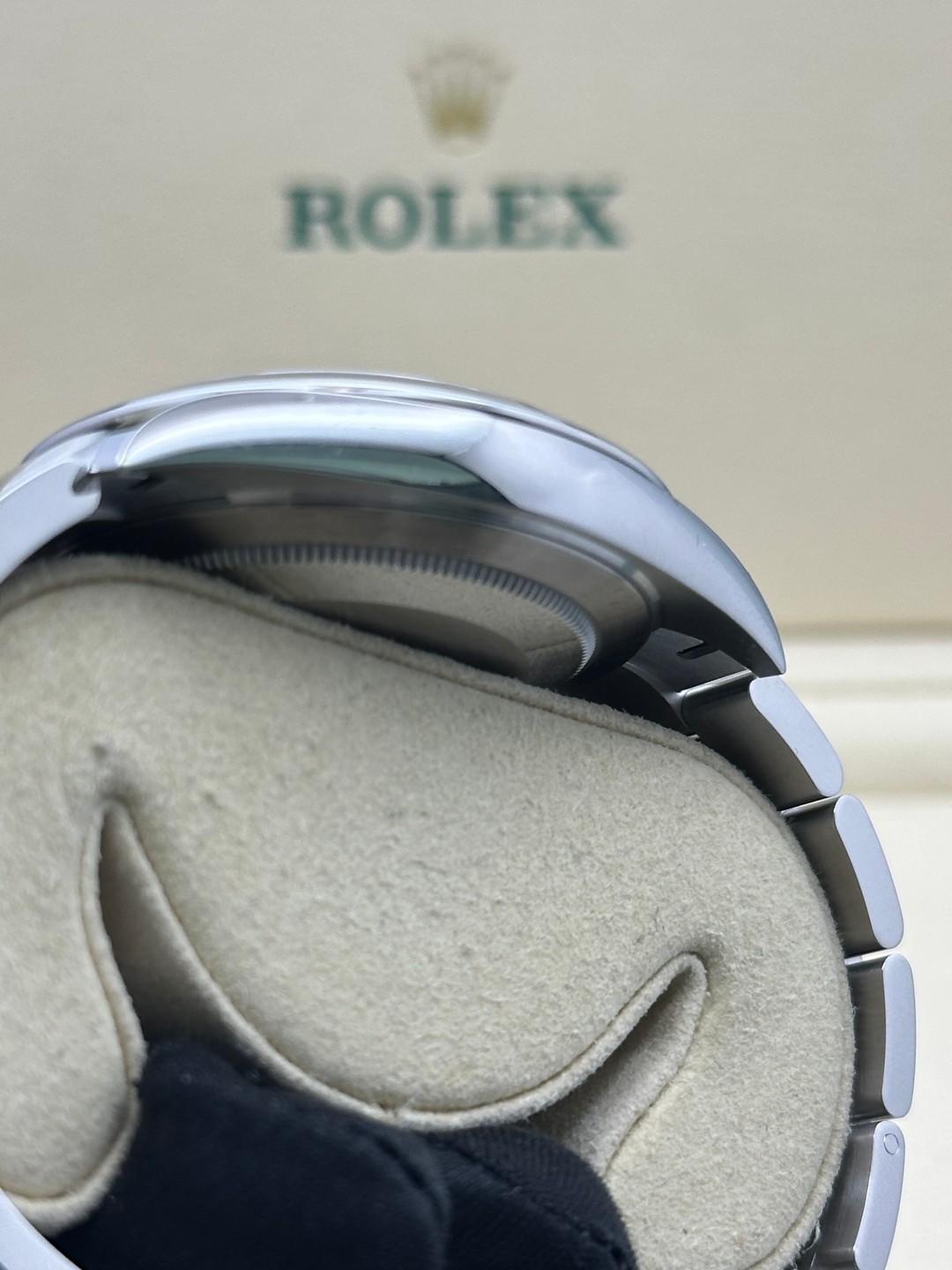 Rolex 126300 mint Green Oyster