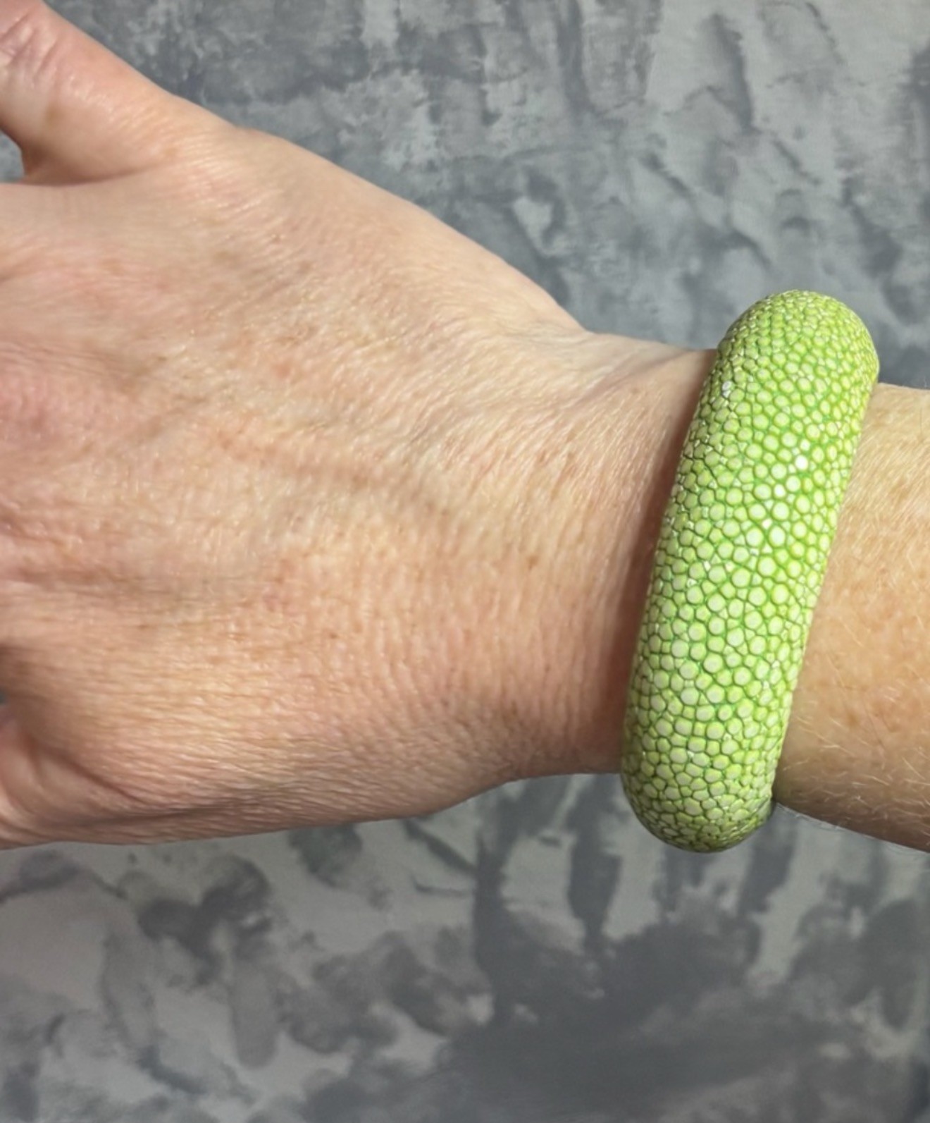 Beautiful Prized Genuine Green Stingray Leather Cuff Bangle Size 6.5”
