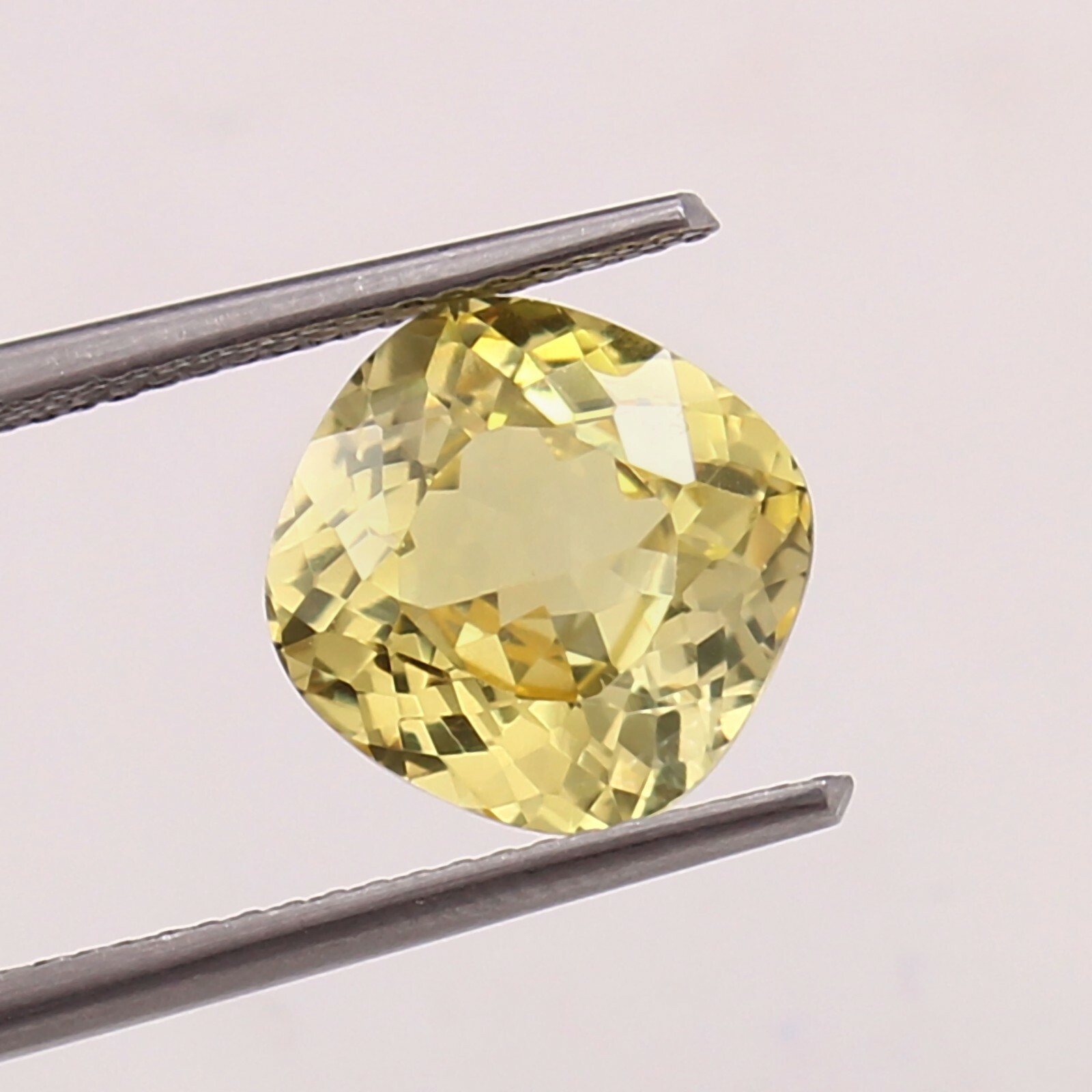 AAA Natural Flawless Ceylon Yellow Sapphire Loose Cushion Cut Gemstone 10×10 mm