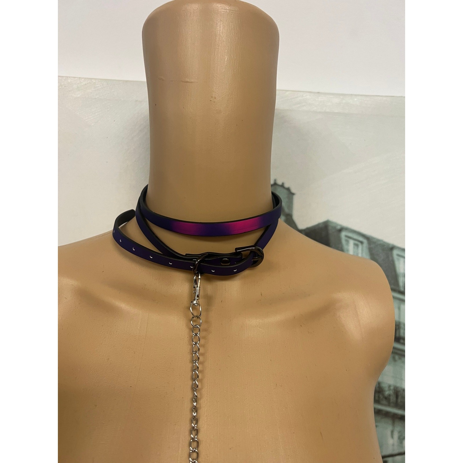 Heat-Sensitive Thermochromic Leather Choker with Leash