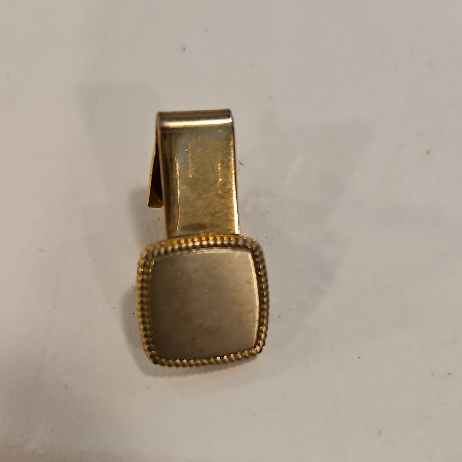 Swank Signed Gold Tie Bar Clip Round Golfer Swing Motif Men’s Sports Theme