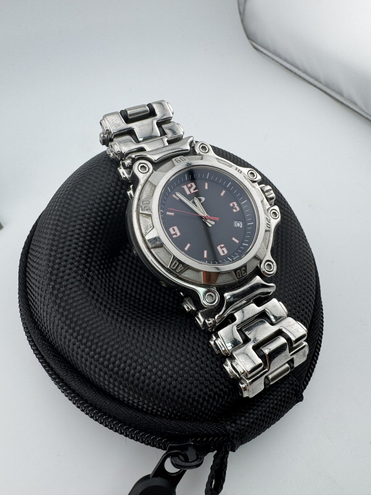 OAKLEY CRANKCASE 3-HAND SMALL WATCH POLISHED STAINLESS BRACELET BLACK 10-243
