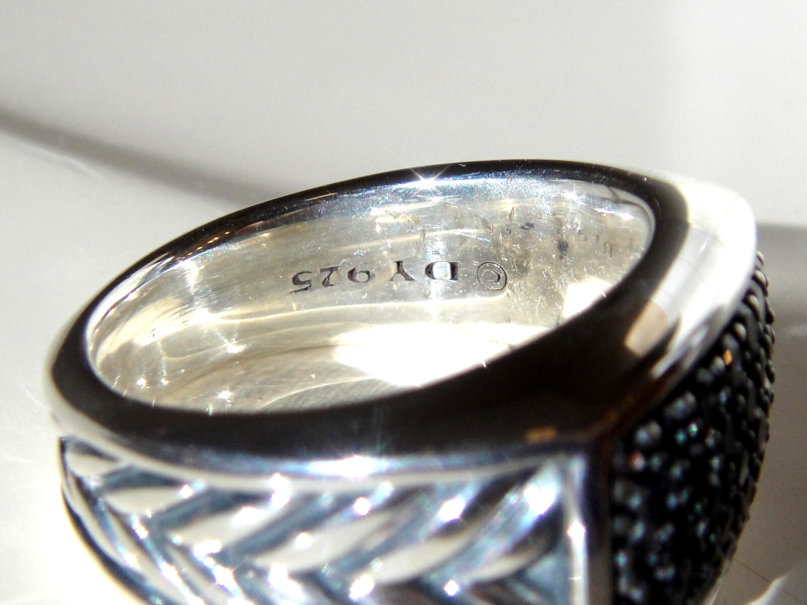 DAVID YURMAN SILVER MENS CHEVRON COLOR CHANGE GARNET RING