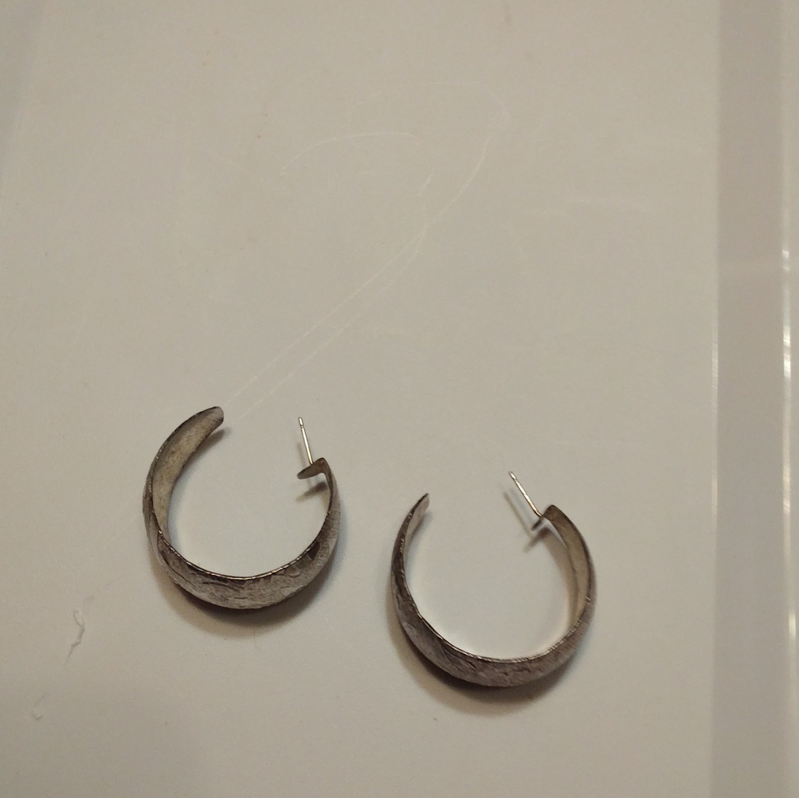 Silver Tone Metal Round Hoop Earrings, Butterfly Closure, No Stone