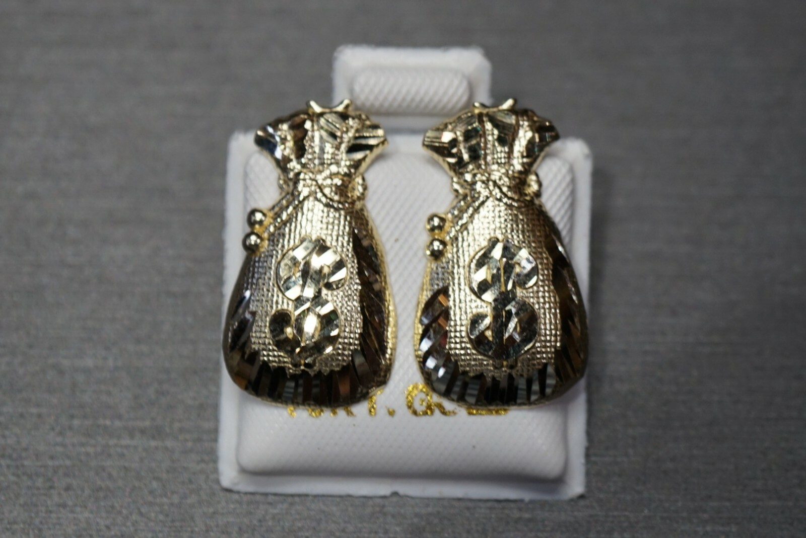 10K Solid Yellow Gold 0.75″ Diamond Cut Money Bag Stud Earrings.