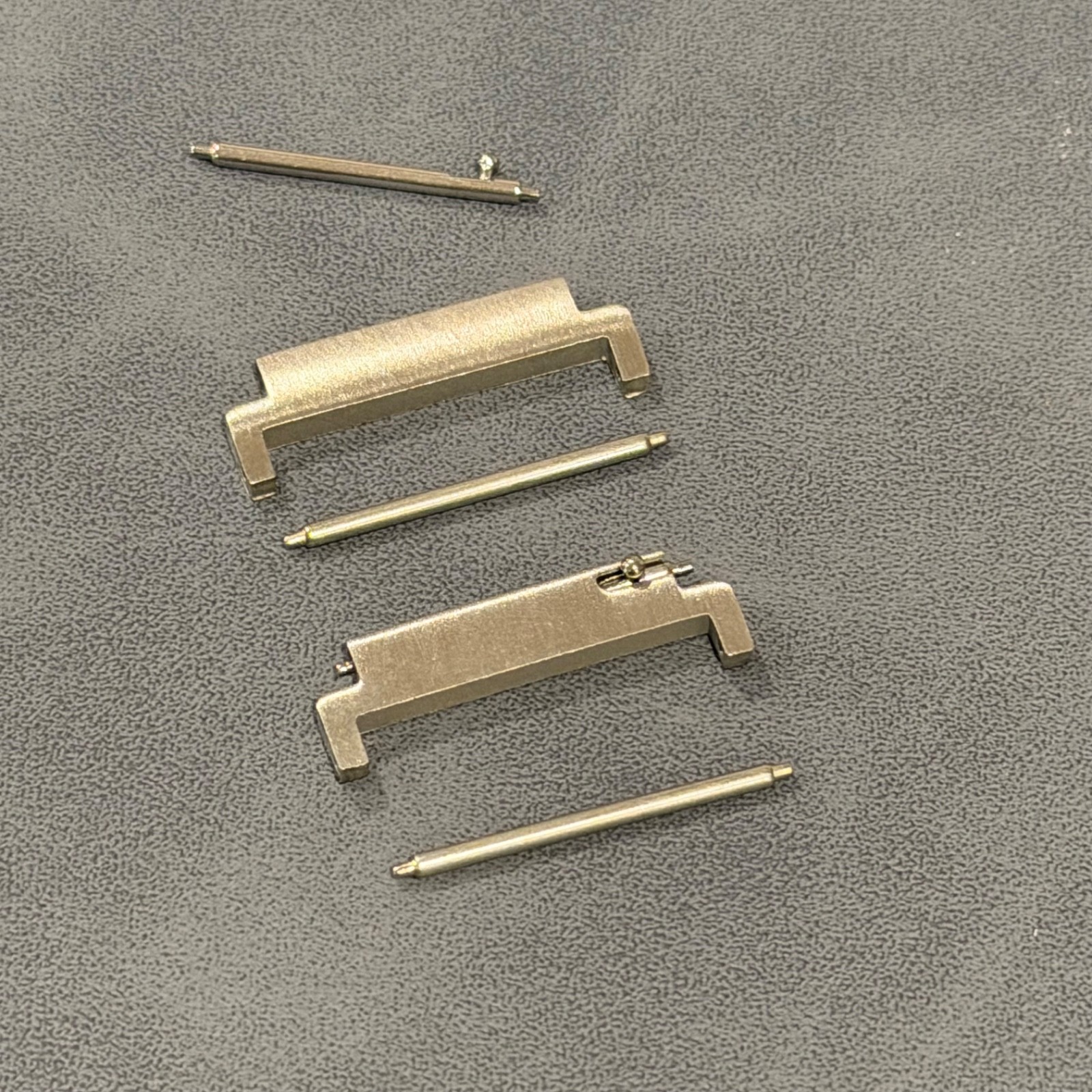 20mm to 22mm Convertor Watch Connector Adapter Stainless Steel Brushed Silver