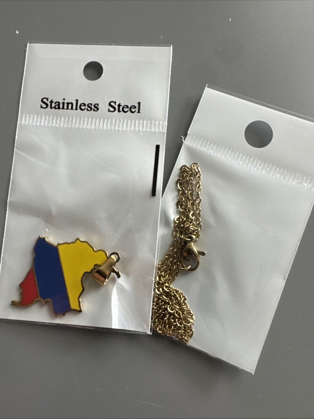 Map Flag Colombia Pendant Stainless Steel Silver Tone 18” Chain Gold Tone