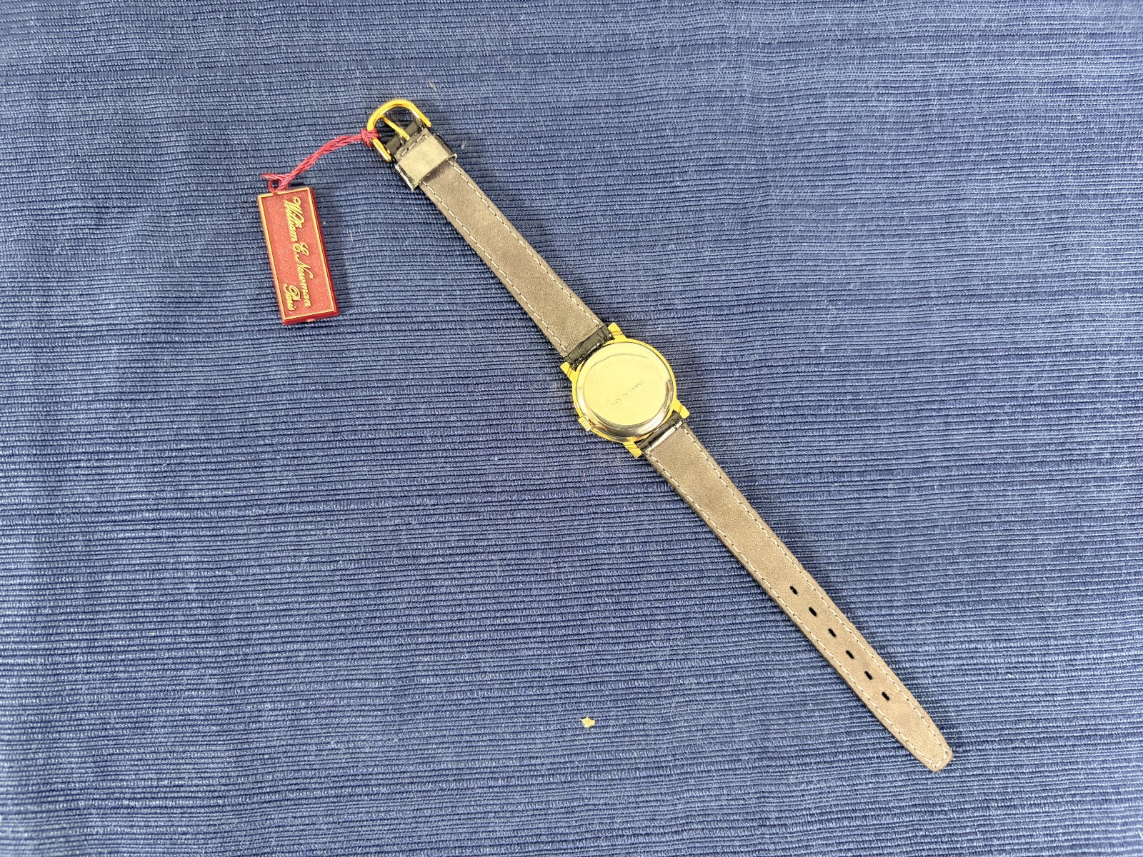 Vtg William E Newman Paris Womens Wrist Watch w/ Cloth Protective Sleeve