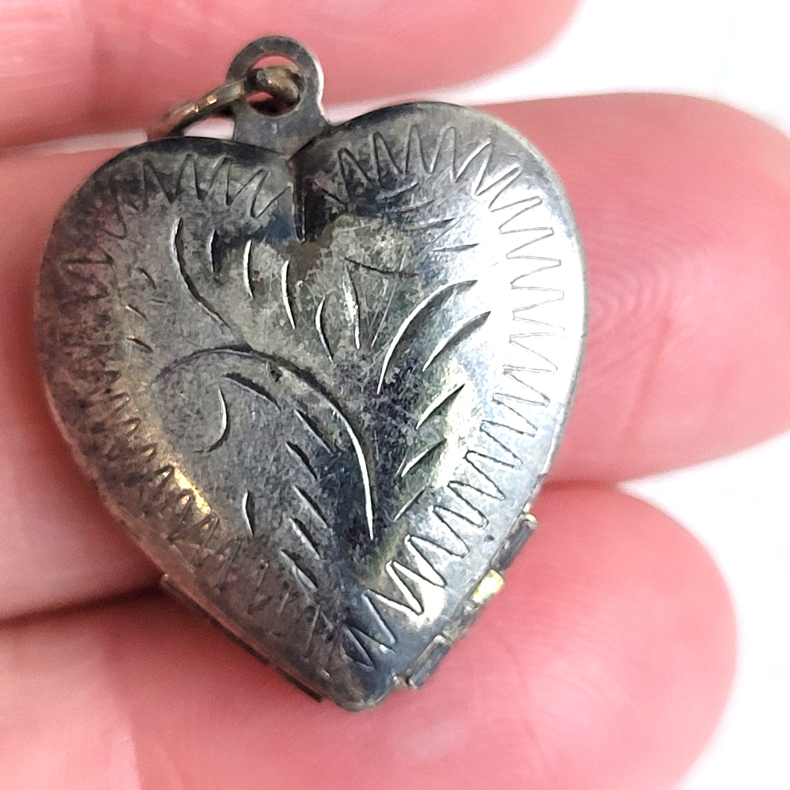 Vintage Silver Tone Etched 4 Heart Clover Folding Book Locket Angel Pendant