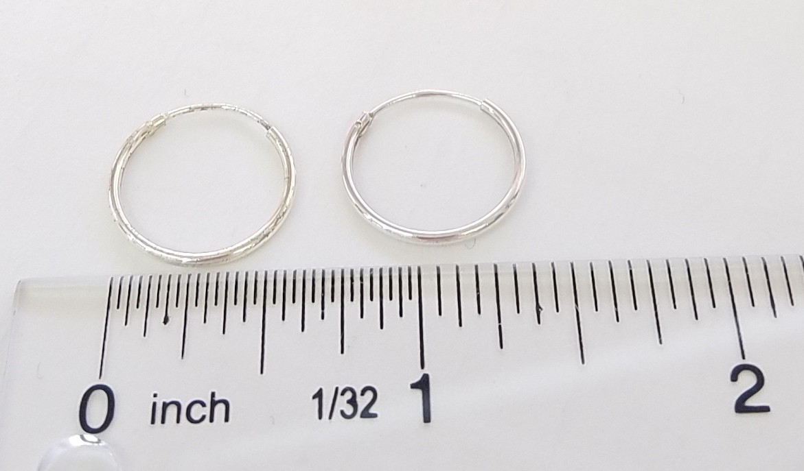 Sterling Silver high polish 5/8″ wide hoop earrings 1.3MM thick .6gm