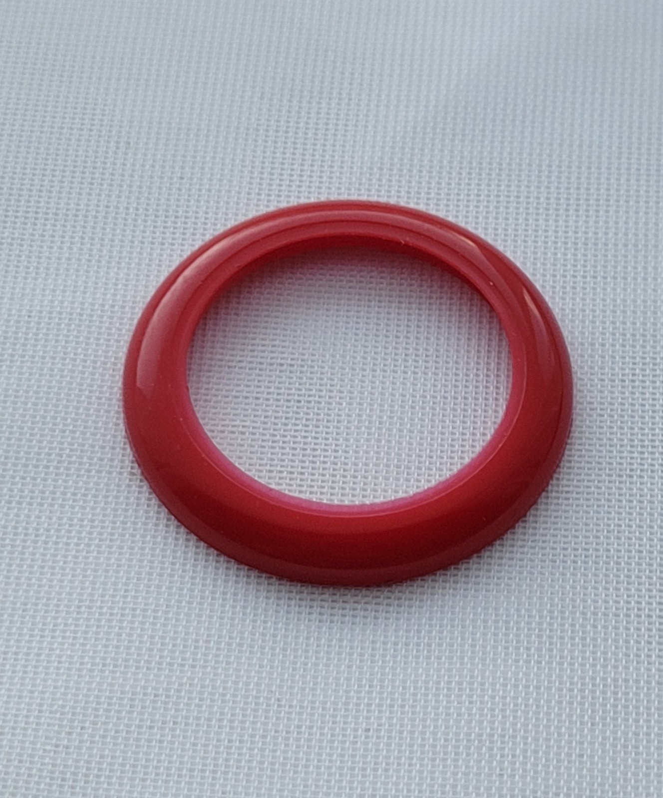 Gucci Red Plastic Bezel,Authentic,For 1100-11/12-11/12.2💃Ladies,Excellent