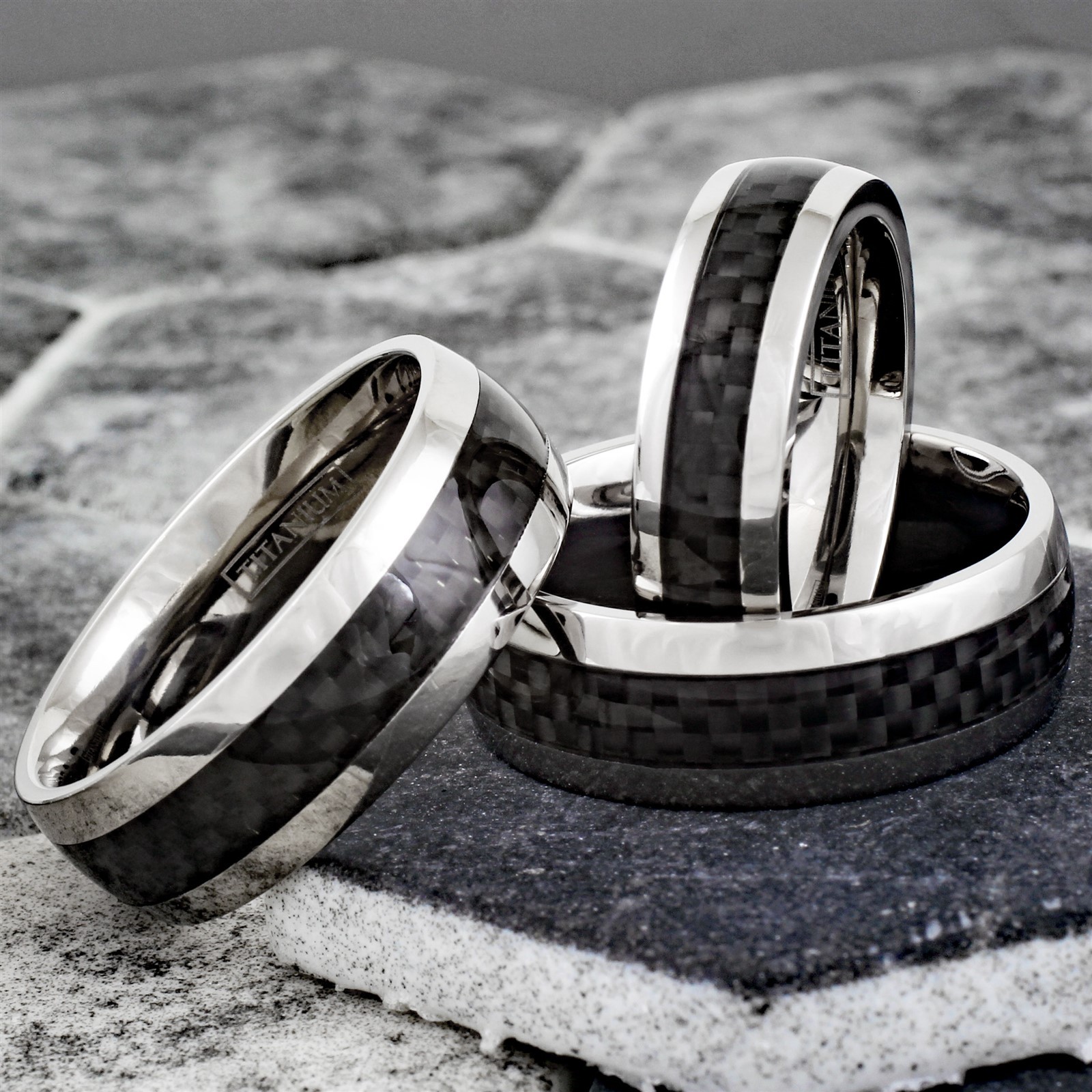 Titanium Black Carbon Fiber Stripe Comfort Fit Men’s Wedding Band Ring size 5-13