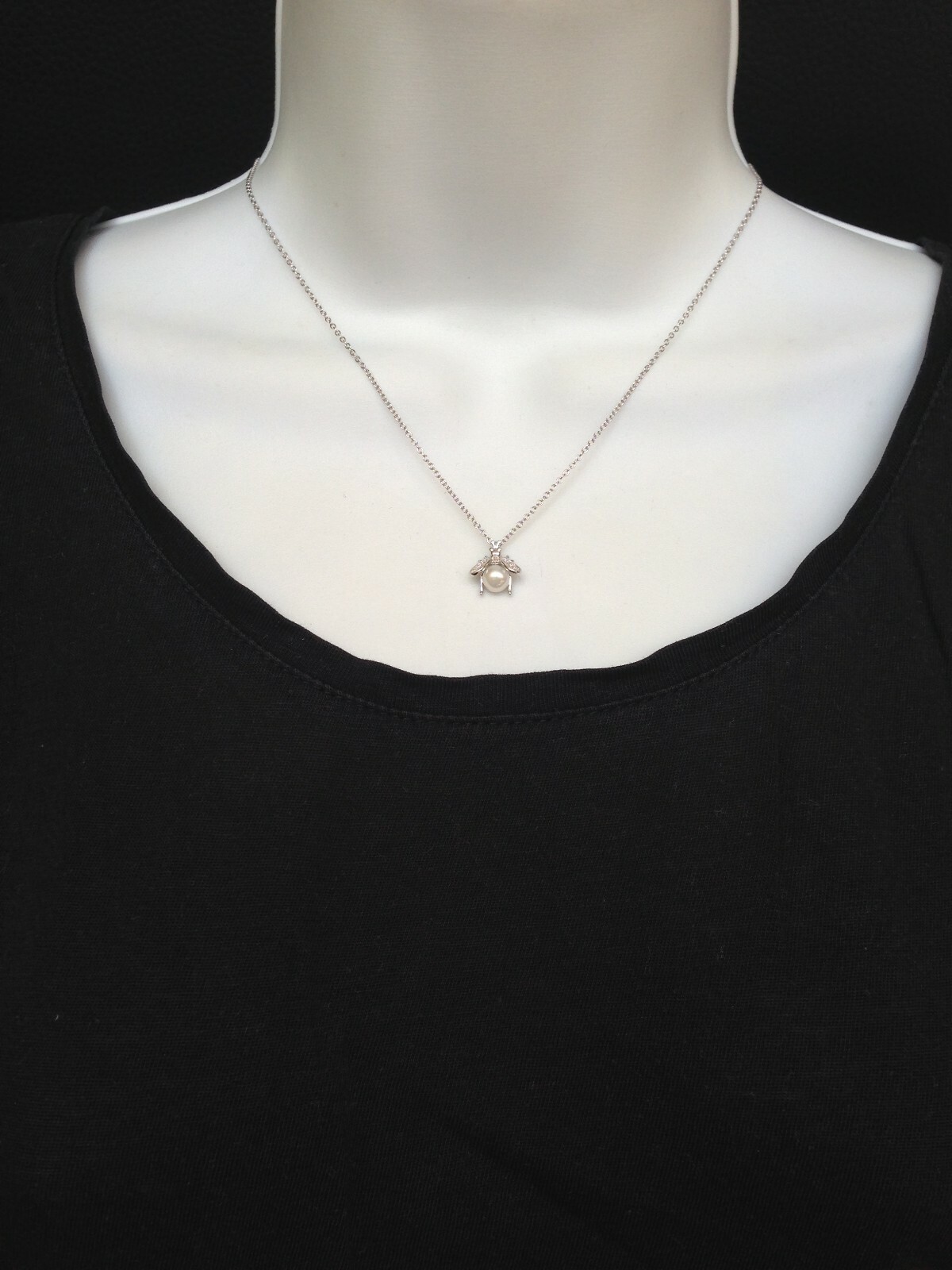 925 Sterling Silver Bumble Bee w/ Pearl Pendant Necklace 11mm(0.43″) 17.75″