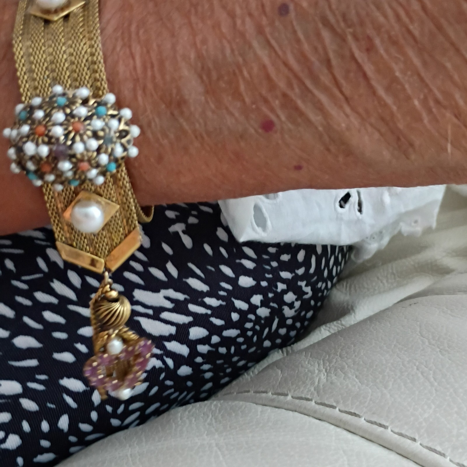 Gold Tone Mesh Cuff Bracelet Faux White Round Pearls Bead Cluster Dangle Charm