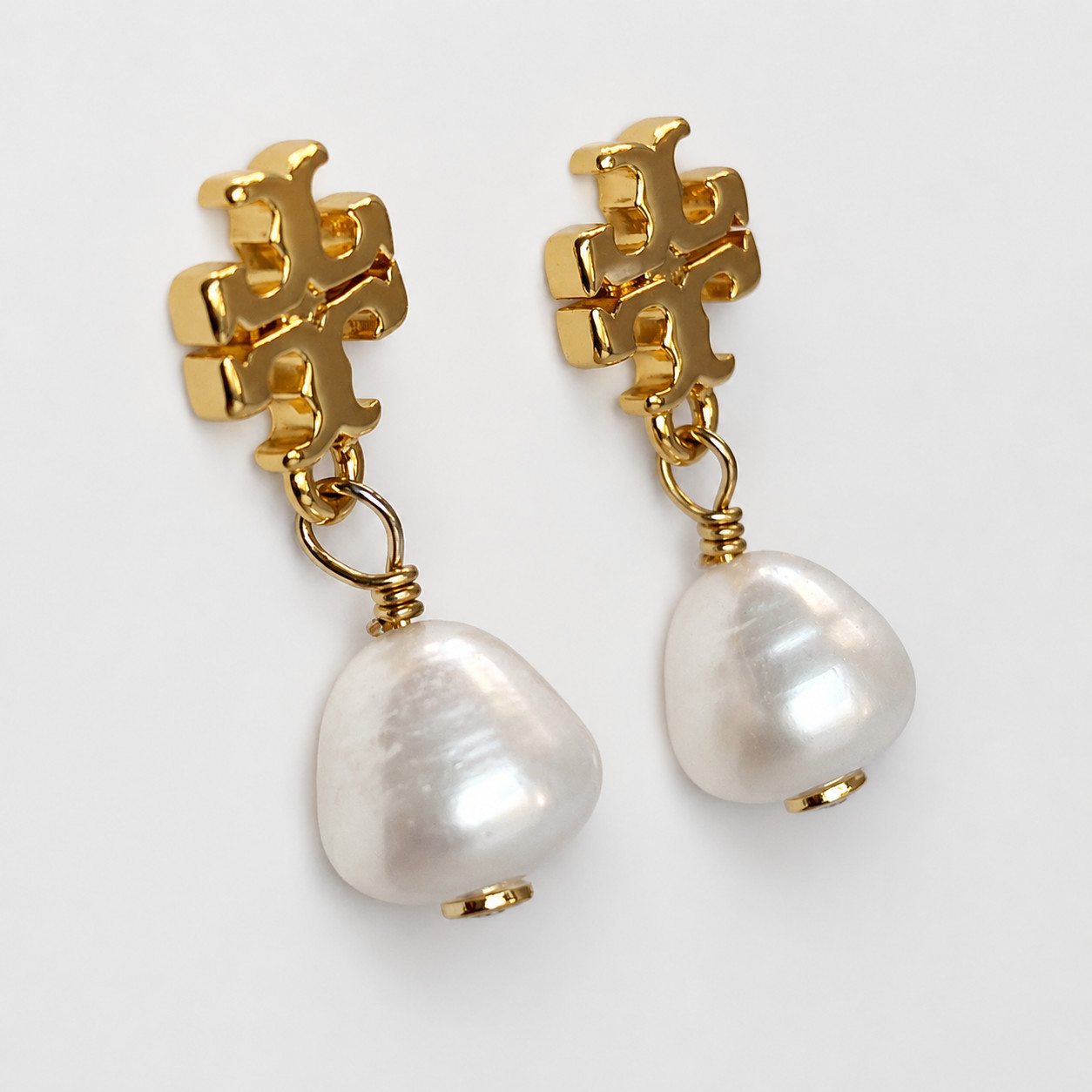 Tory Burch 18K Gold Double T Logo Stud Freshwater Pearl Drop Dangle Earrings NEW