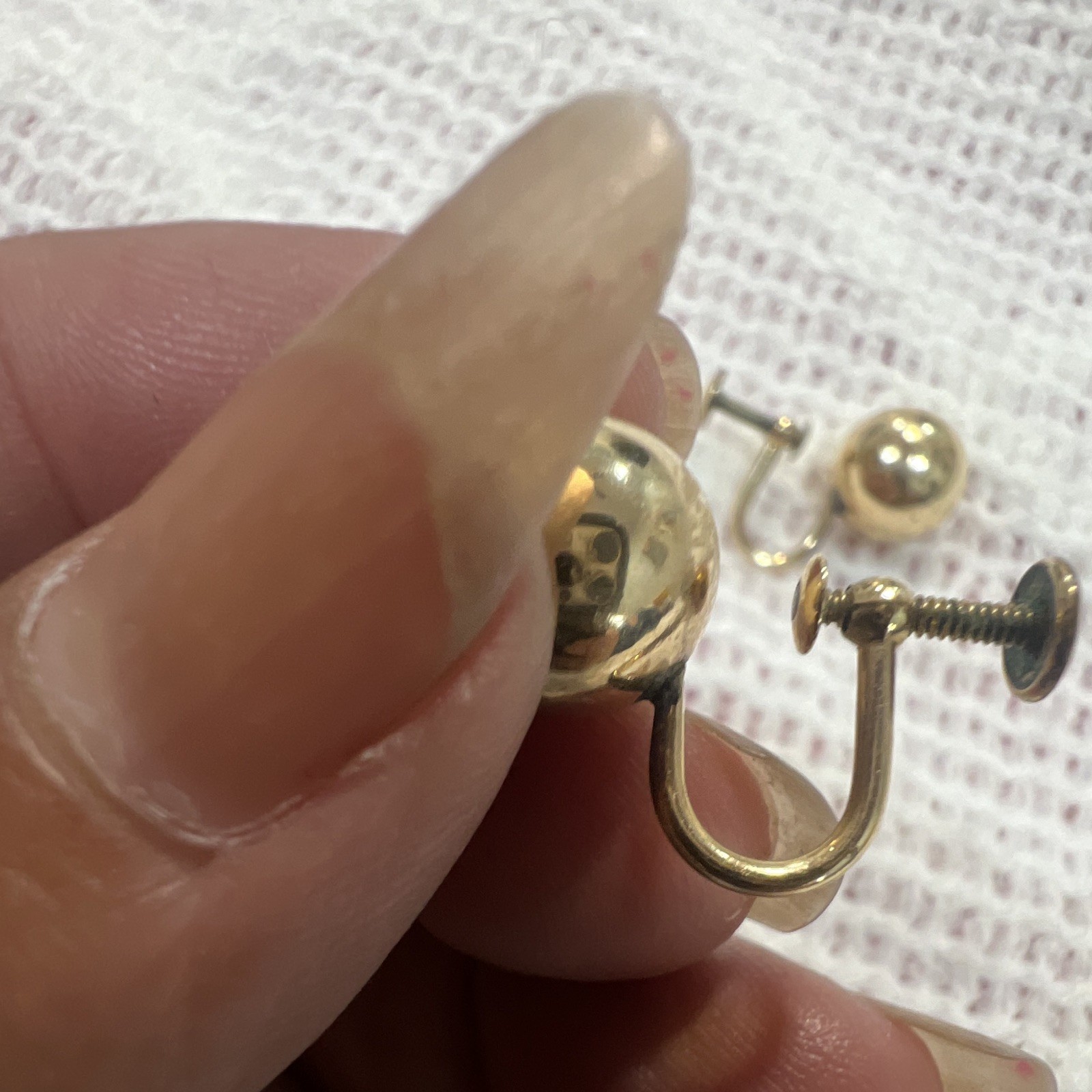 12K Yellow Gold Round Ball Stud Earrings Screw Back Closure Signed No Stone