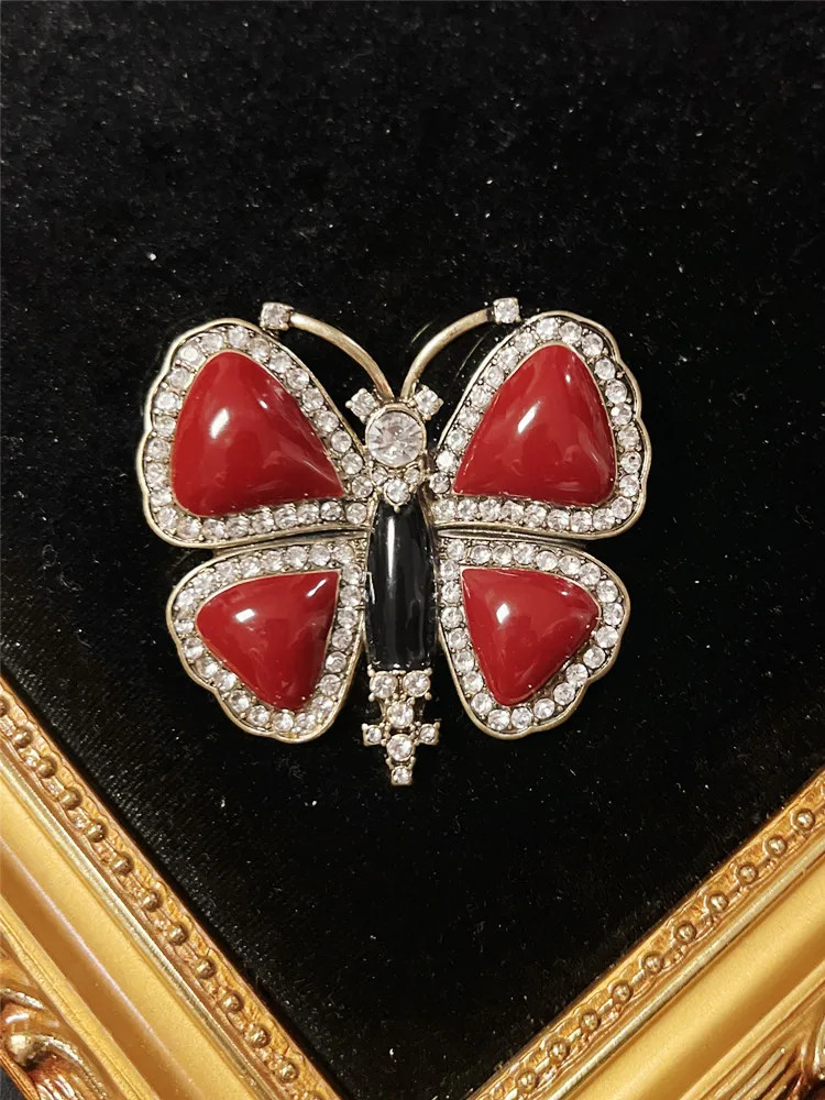 Vintage Luxury Crystal Shining Brooch Pin For Women Men Retro Antique Badge