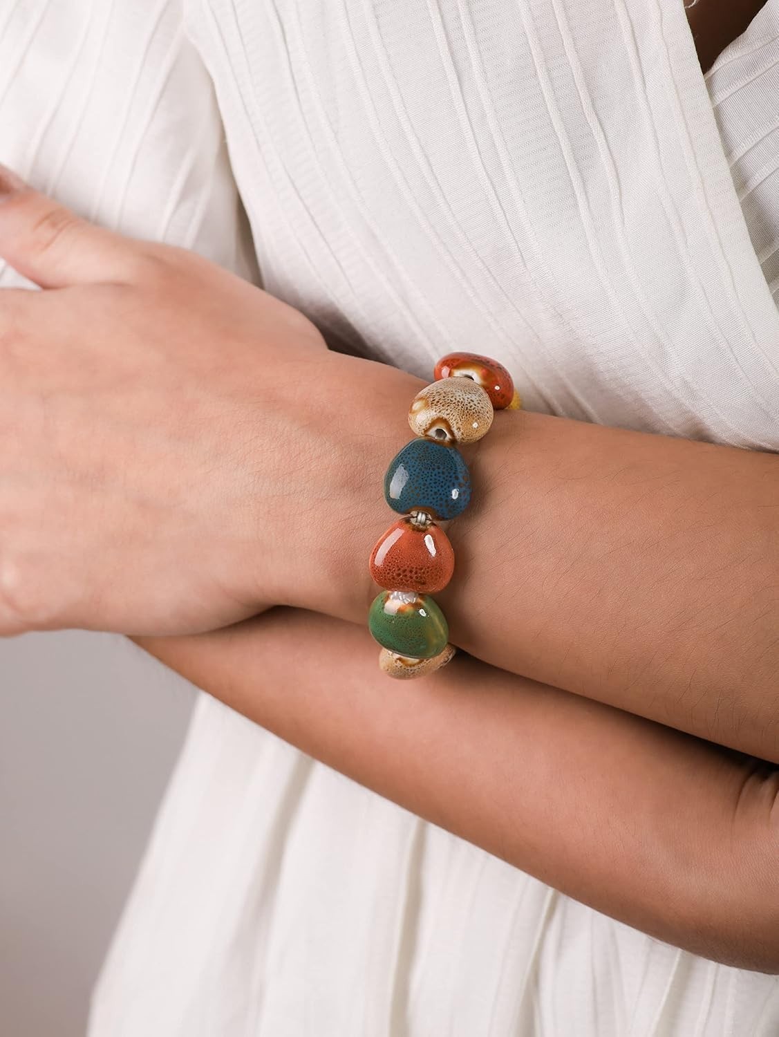 Chic Stretch Bracelet with Heart-Shaped Ceramic Beads – Thoughtful Gift for Her