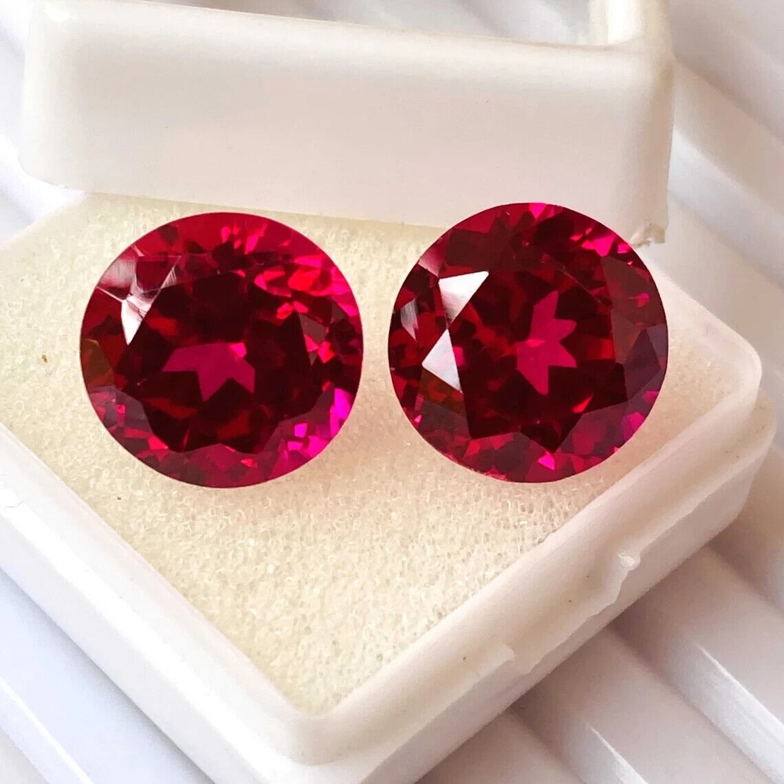 Gorgeous Red Round Cut Diamond 1 Carat D Grade VVS1 Loose Stone