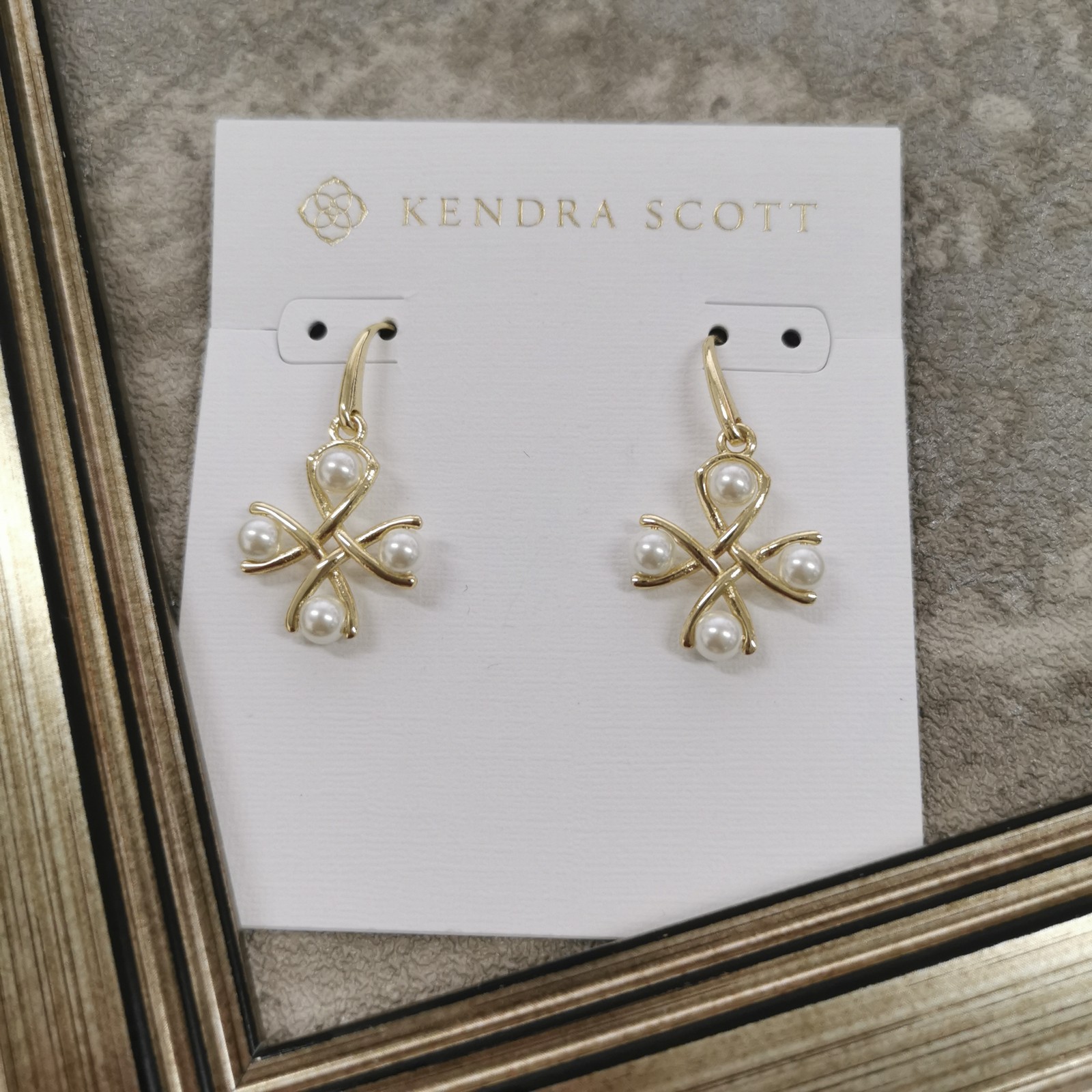 Kendra Scott Everleigh Gold Pearl Drop Earrings on-trend Jewelry