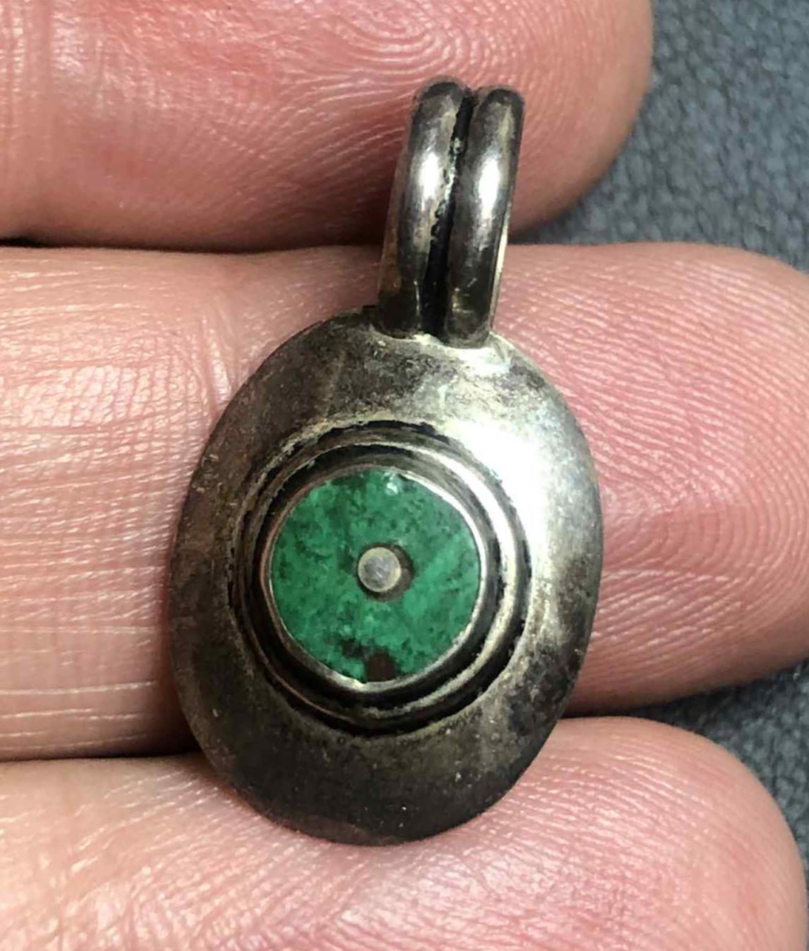 5819 Vintage Patina Sterling silver 925 Green stone Pendant 2 Grams