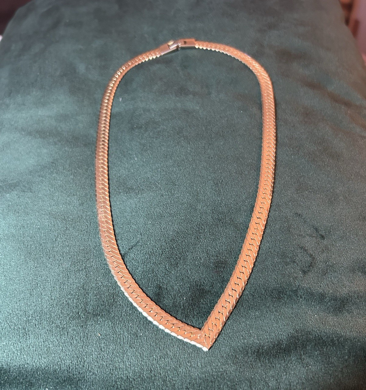 Gold Tone Herringbone Chain Necklace V-Shaped, Excellent condition