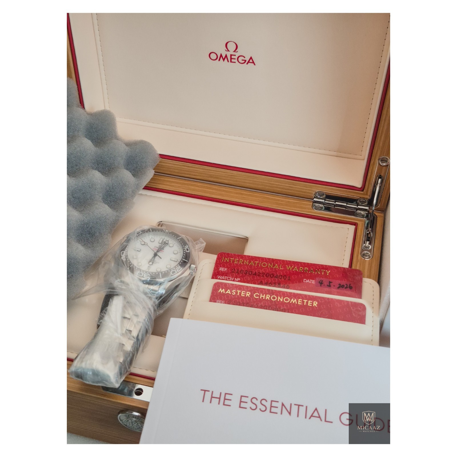 2026 – Unopened Omega Seamaster Diver 300M White 210.30.42.20.04.001 Full Set