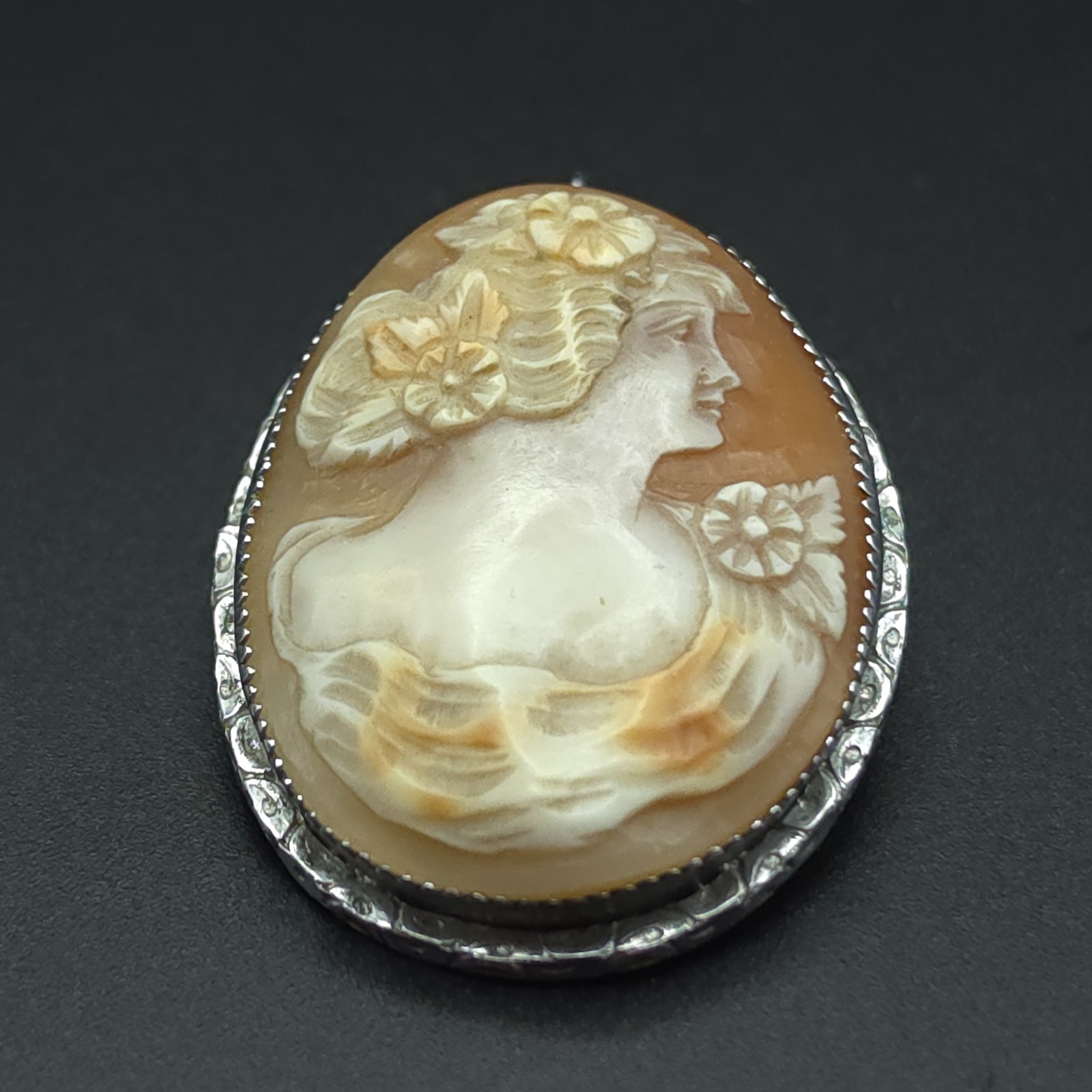 Antique Art Deco Hand Carved Shell Cameo Pendant Brooch Floral Lady Silver Tone