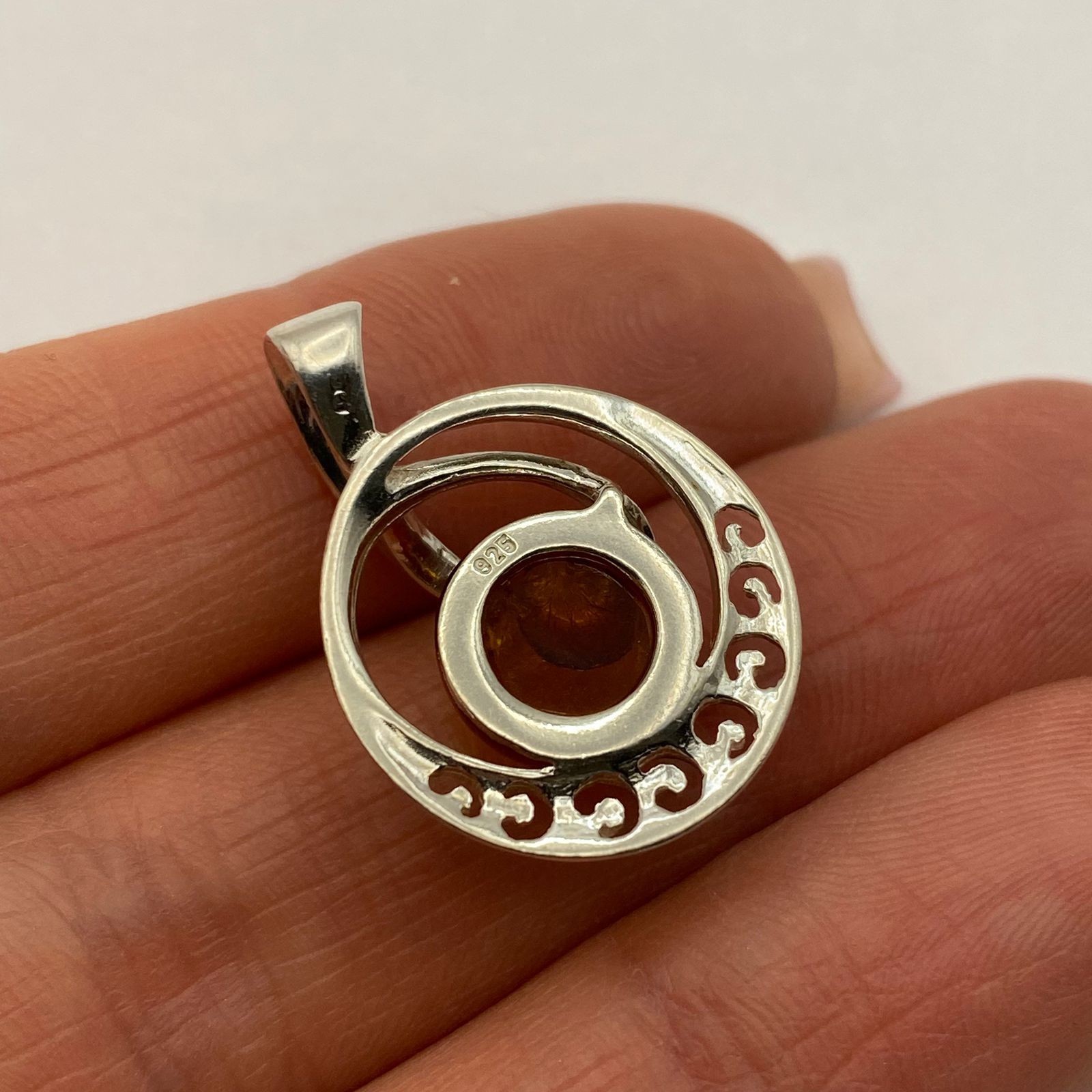 Vintage 925 Sterling Silver Amber Pendant Modern Design 2.2g