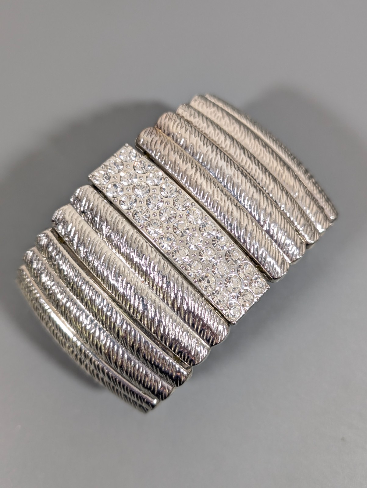 Wide Silver Tone Rhinestone Bracelet Textured Stretch Modernist 6.5 in