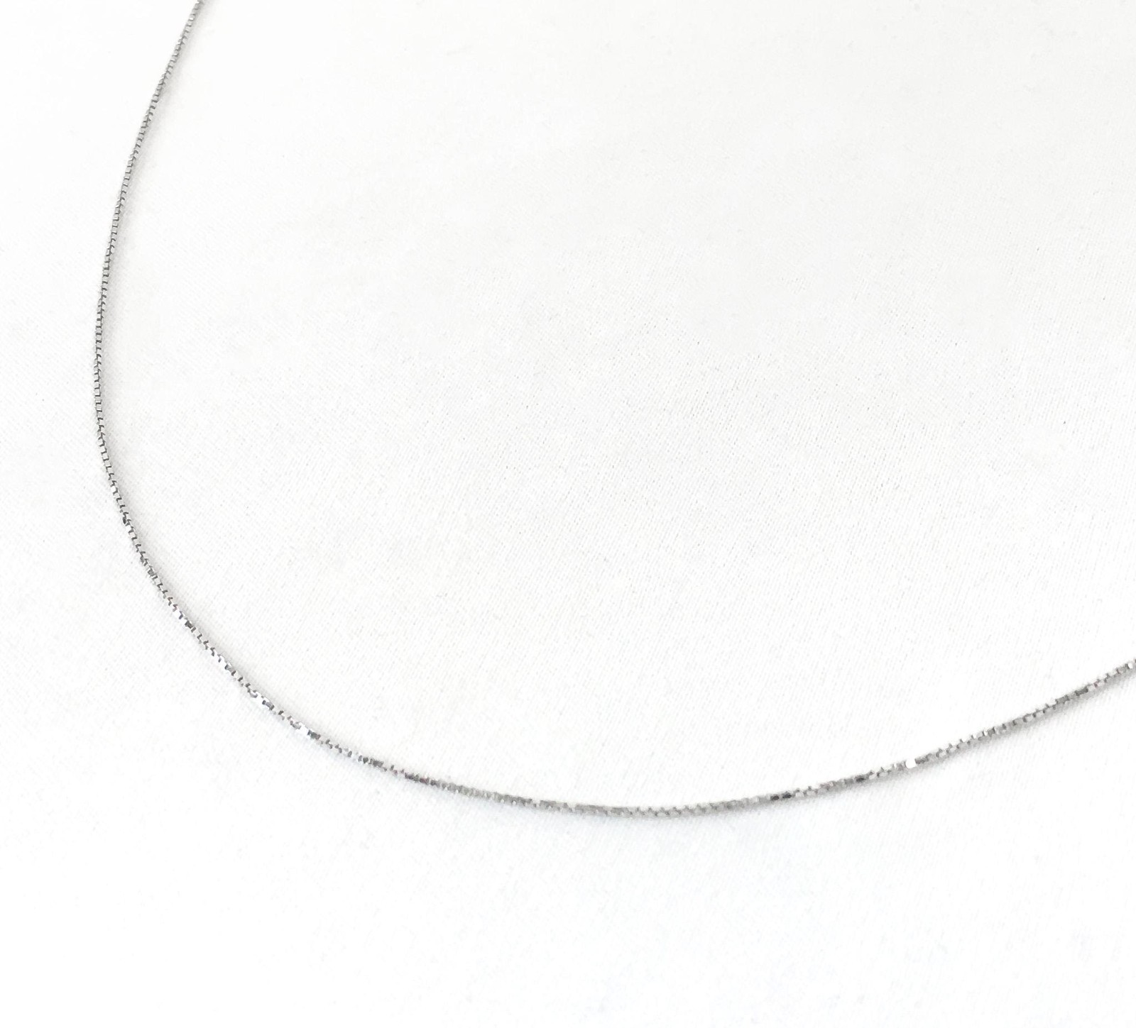 14K White Gold Box 24″ Chain Necklace, 1mm Width, 1.6 Grams