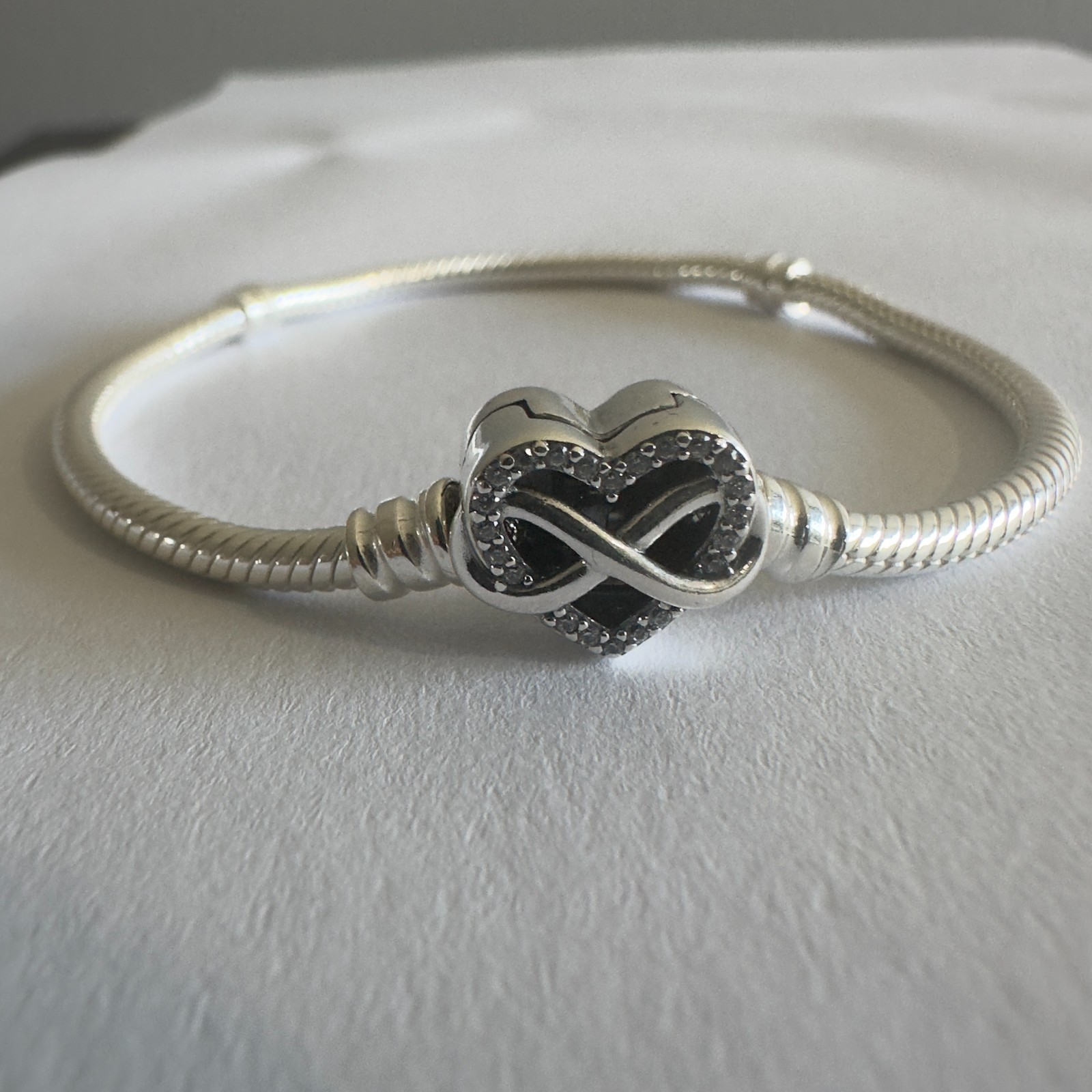 NEW Pandora Moments Silver Snake Chain Bracelet Infinity Heart Clasp