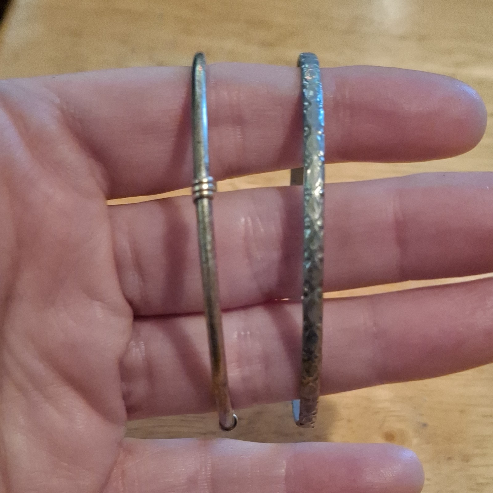 Lot of 2 Silver Tone Round Bangle Bracelets Smooth & Textured Metal No Stone