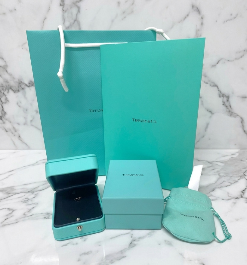 TIFFANY & CO. BLUE LEATHER PRESENTATION NECKLACE GIFT BOX, CASE, AND BAG