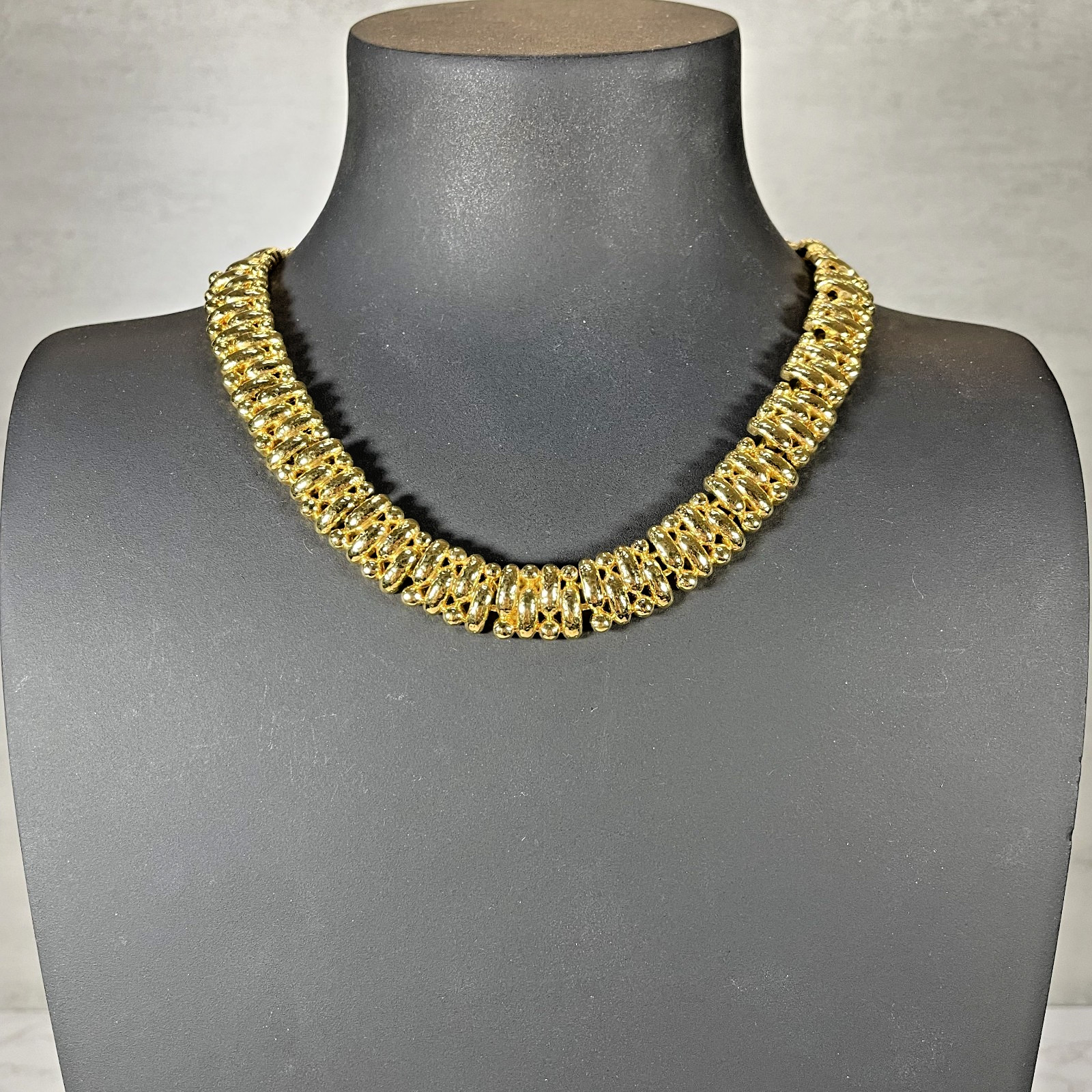 VTG Signed Trifari Gold Tone Statement Necklace Ribbed Link Collar Runway Glam