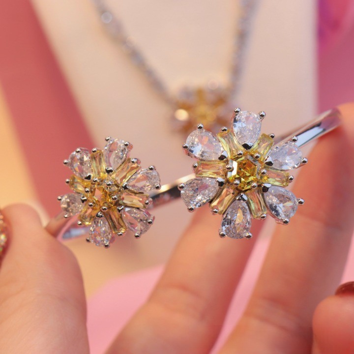 Swarovski Crystal Idyllia Yellow Sunflower Necklace Earrings Bracelet Set