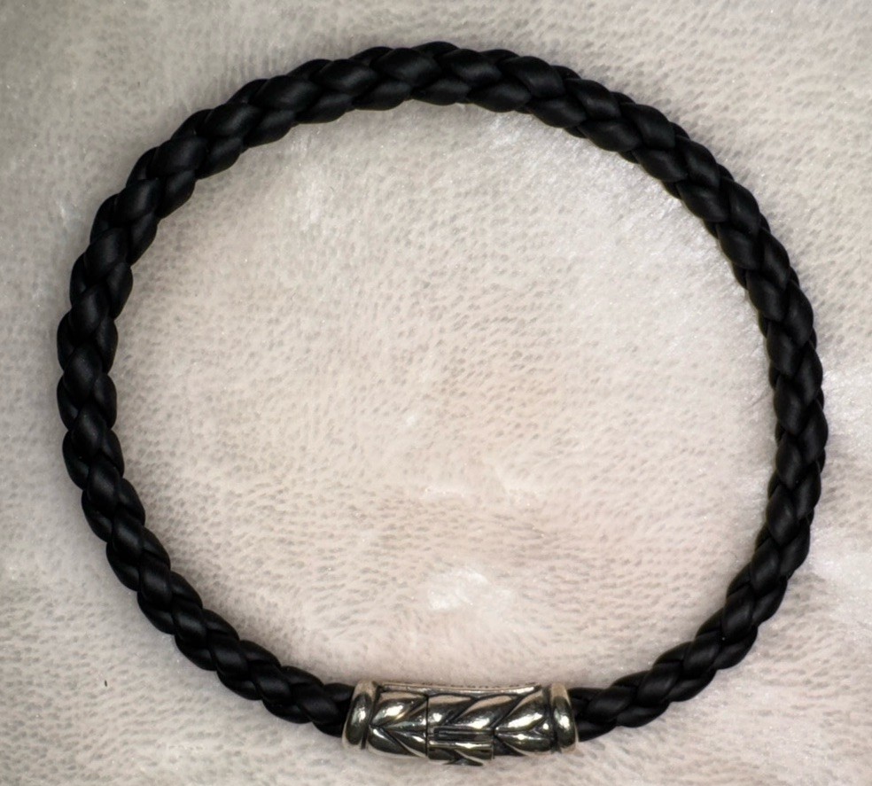 DAVID YURMAN Men’s Chevron Woven Bracelet 8″ Black Rubber and Sterling Silver