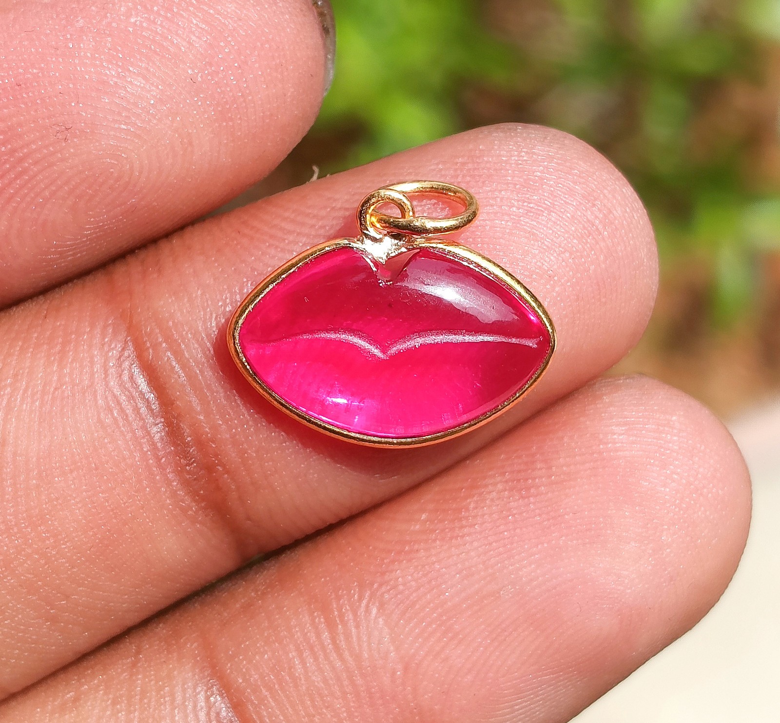 Ruby Lips Charm Pendant – 18k Solid Gold Handmade Dainty Jewelry