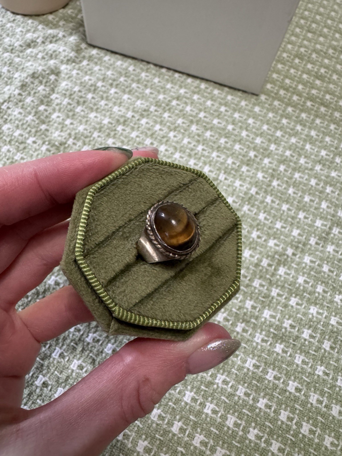 Tiger’s Eye Oval Bezel Ring Silver Tone Size 7 5mm Band Unisex Adults
